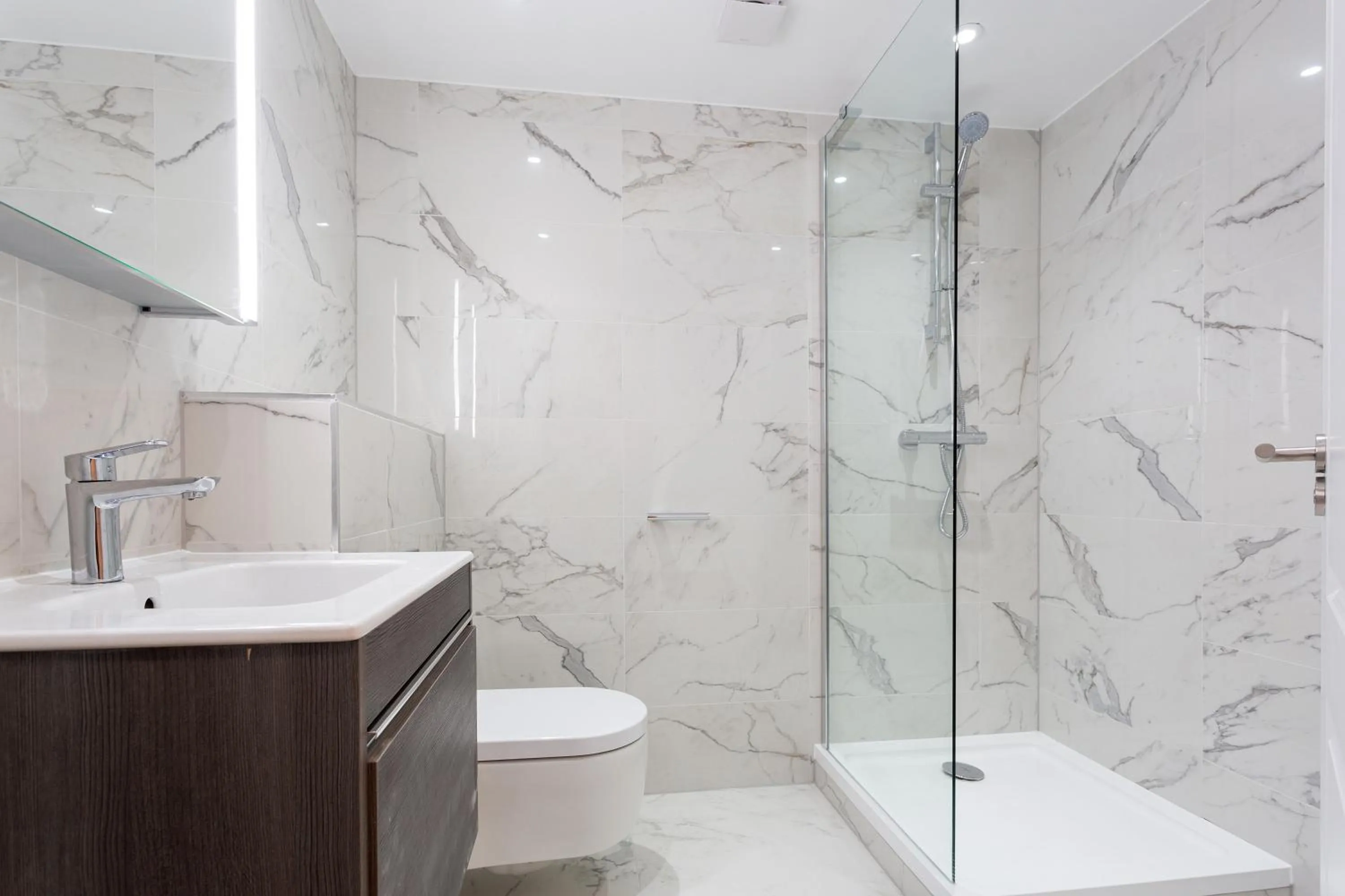 Shower in The Carlyle by Nestor