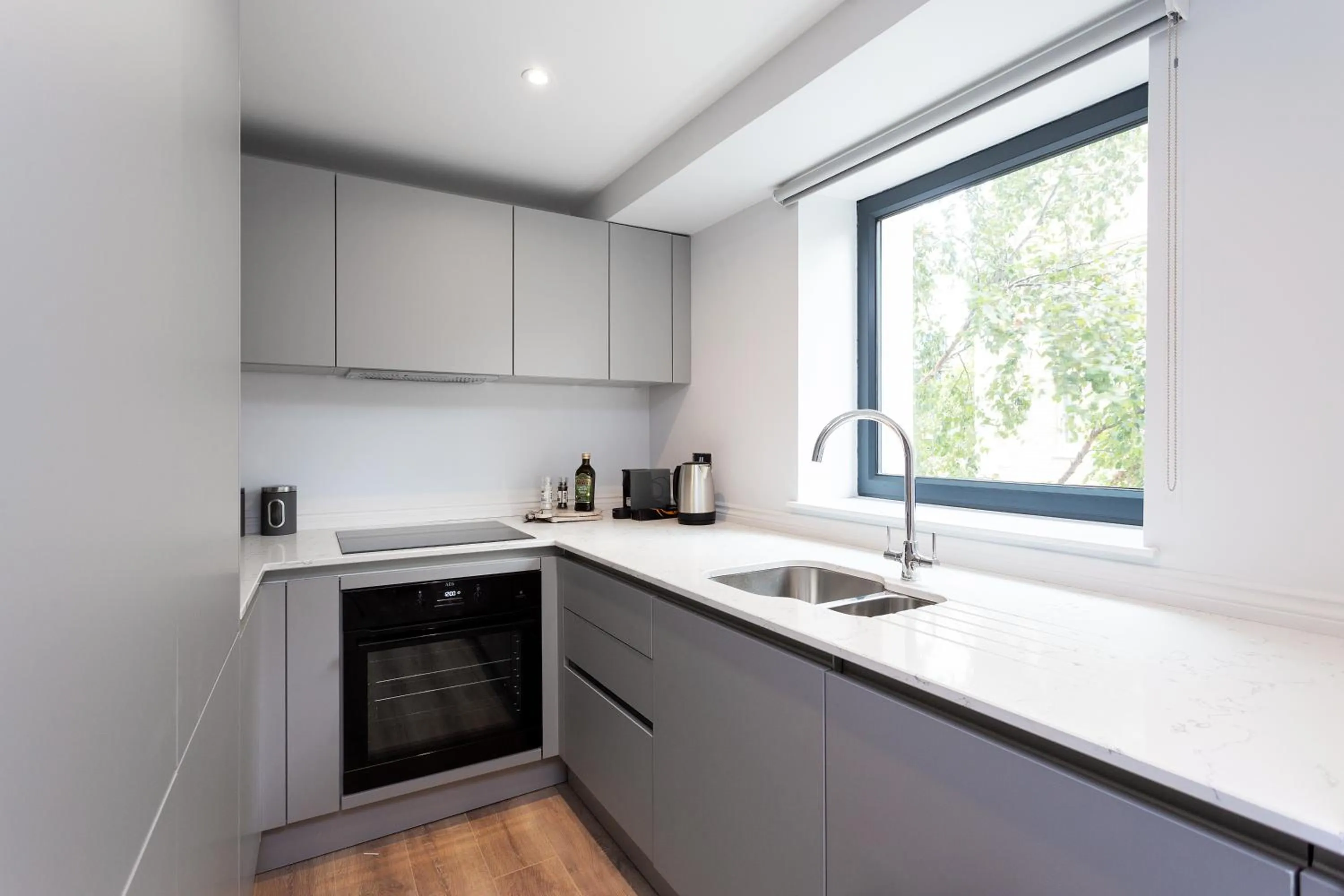 Coffee/tea facilities in The Carlyle by Nestor