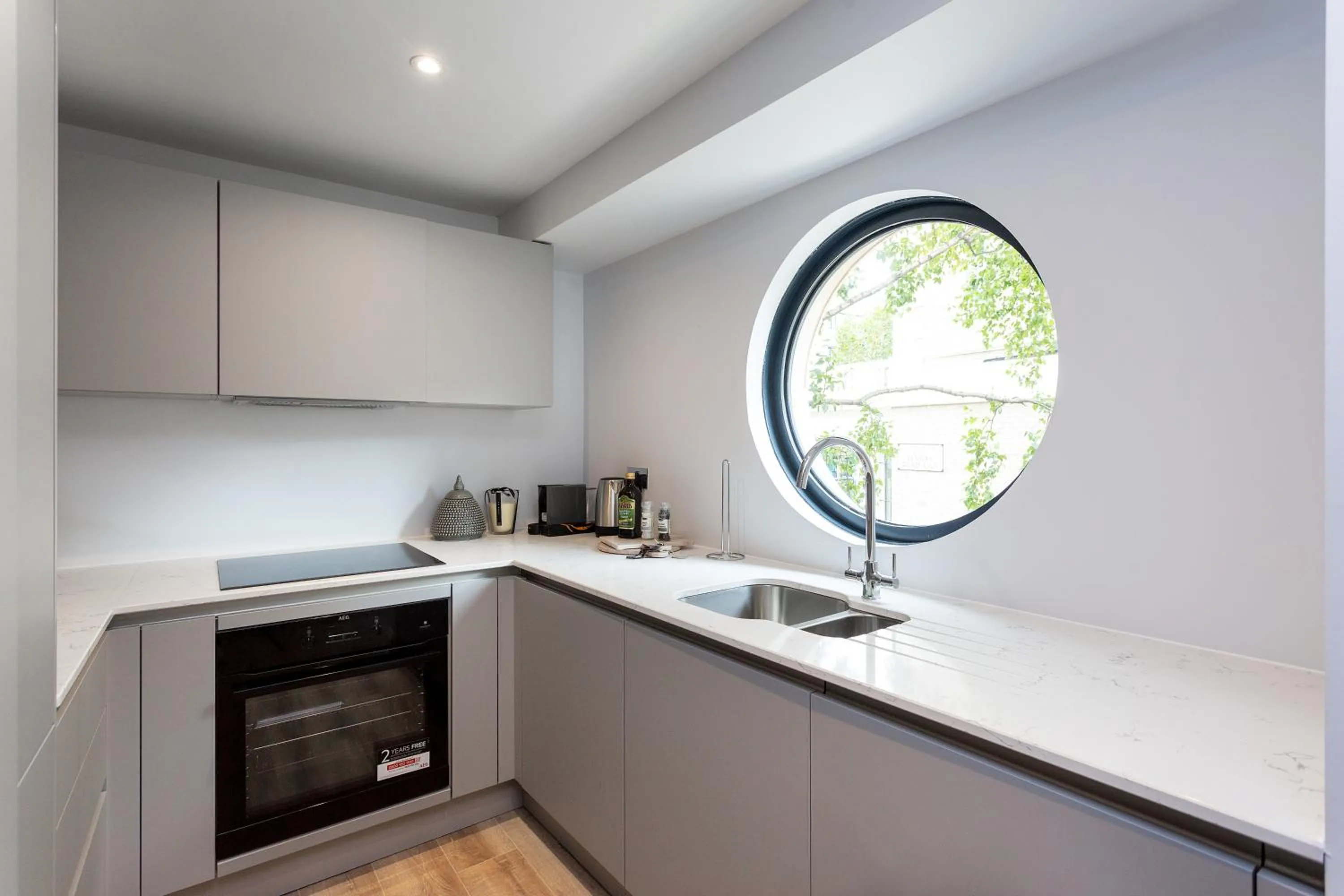 Kitchen or kitchenette in The Carlyle by Nestor