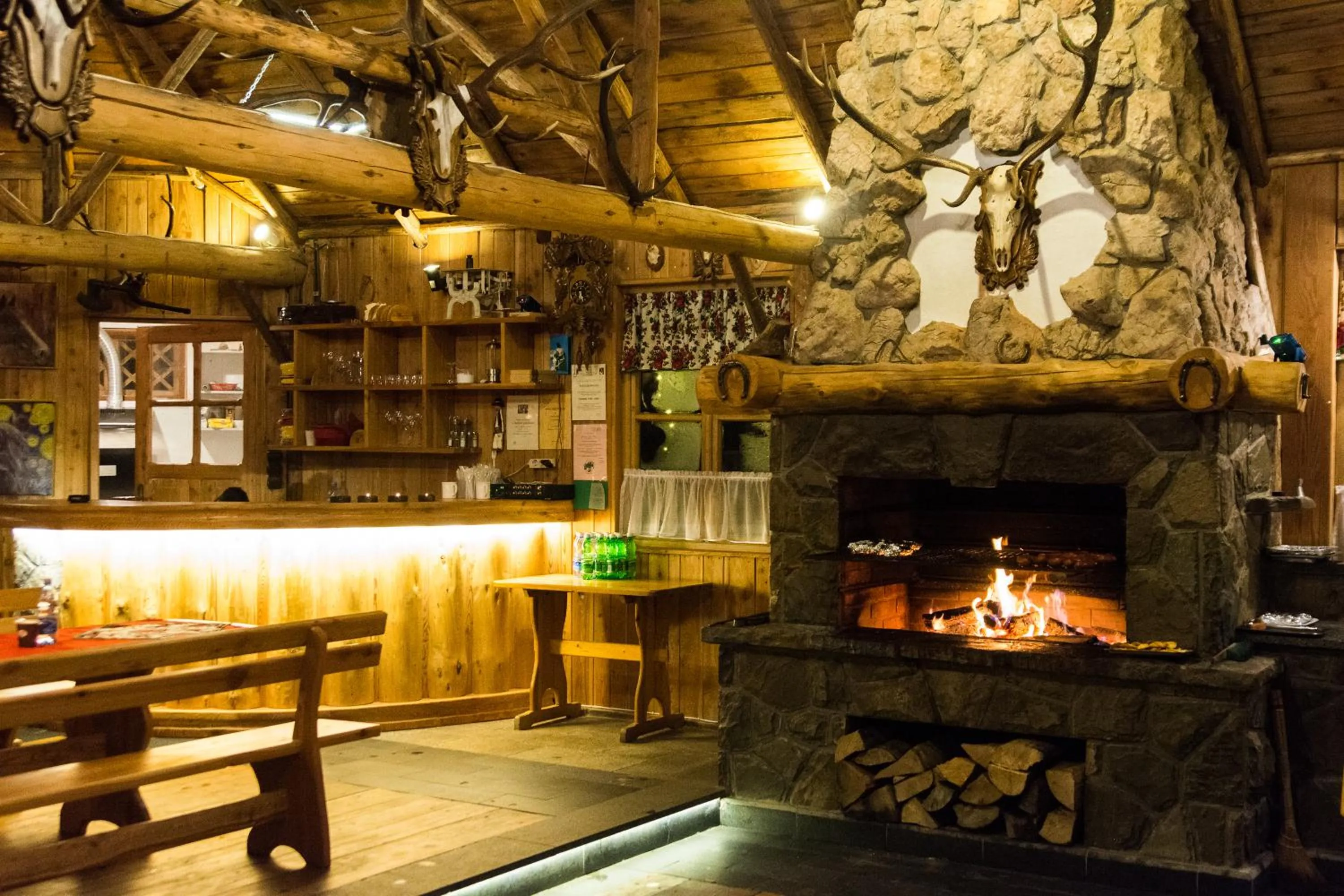 Restaurant/places to eat in Apartamenty Rajd Jaworki