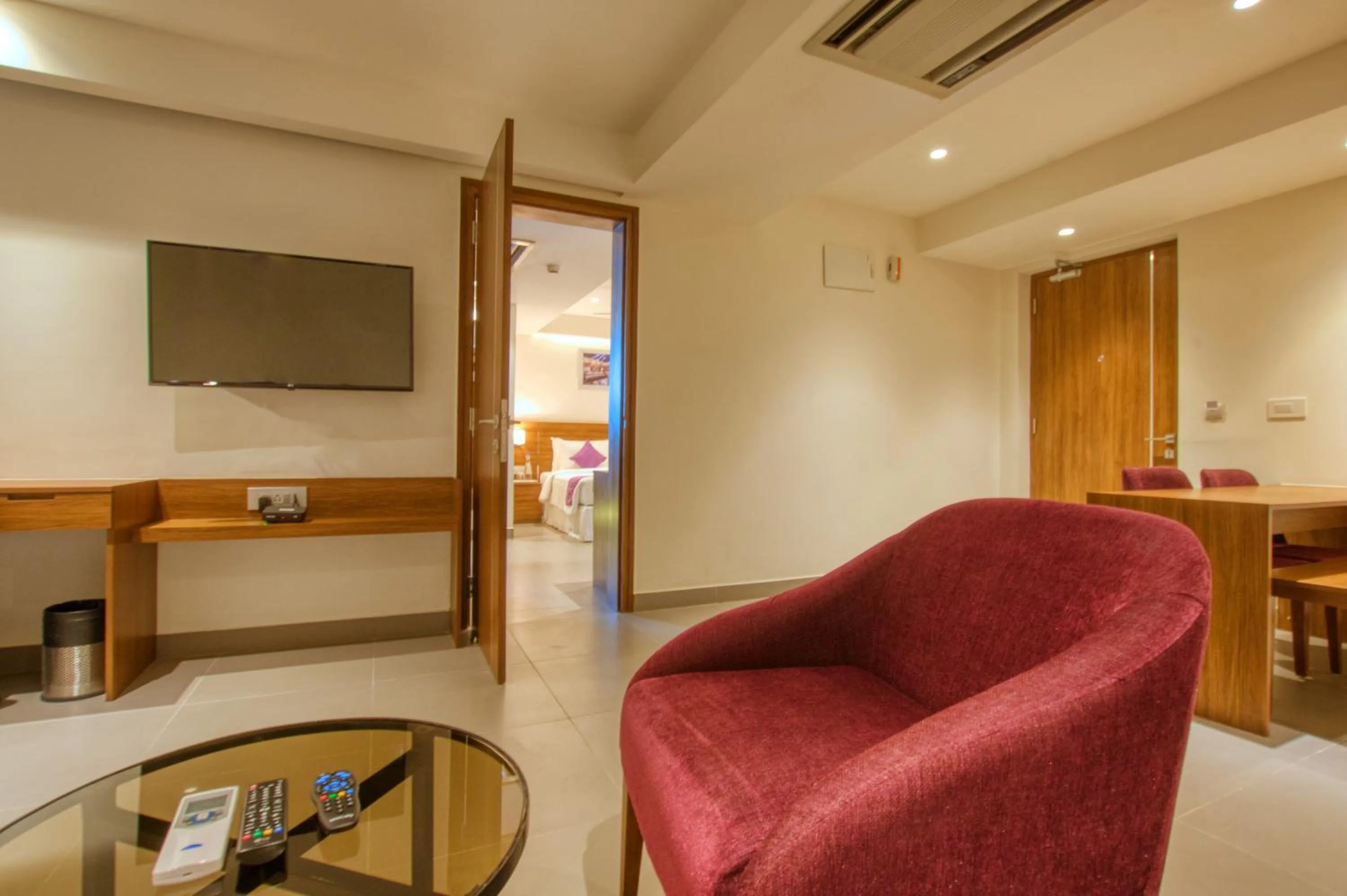 TV and multimedia in Lilac Hotel, 5th Block