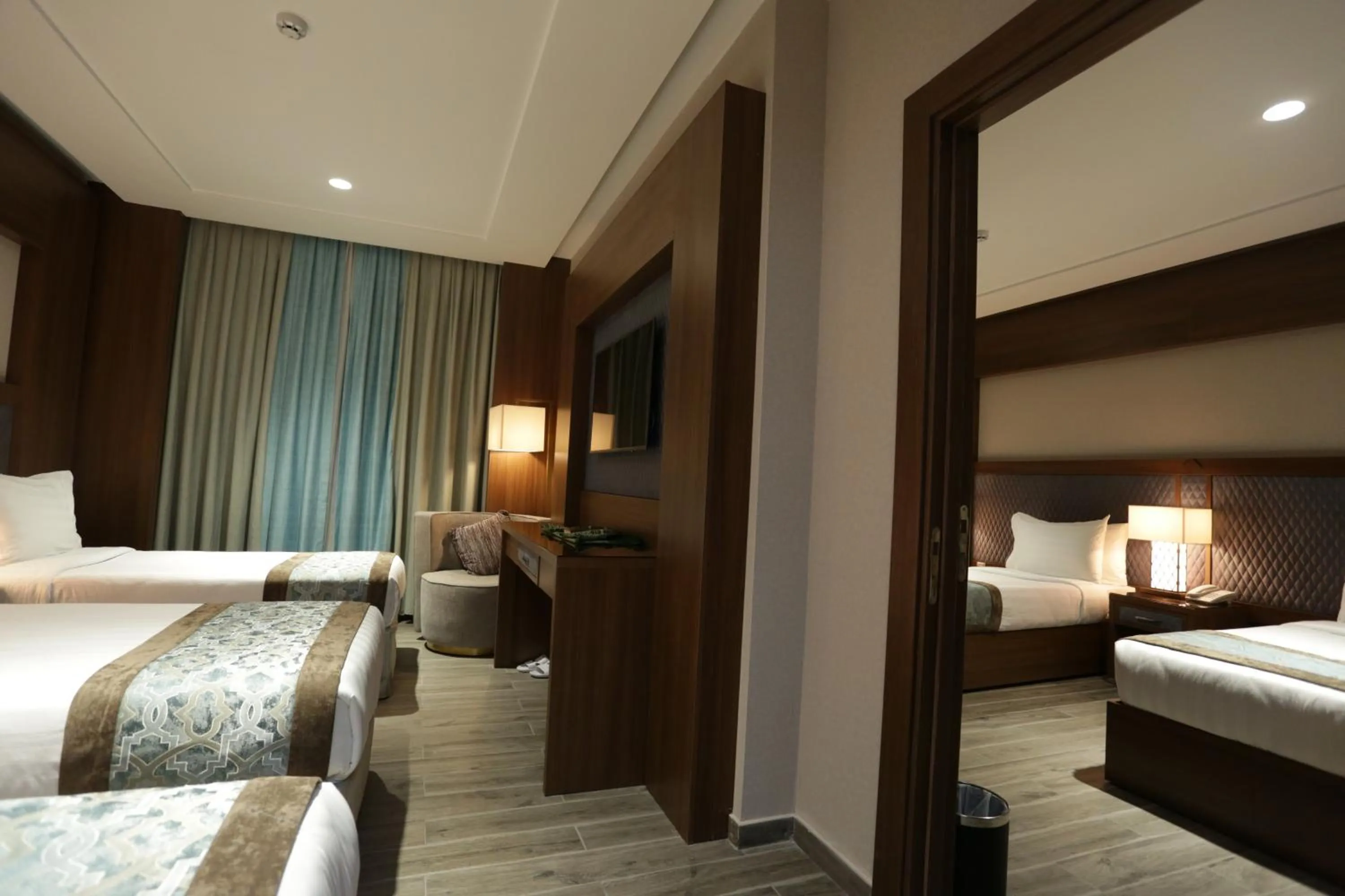 Photo of the whole room, Bed in Violet Al Shisha Hotel