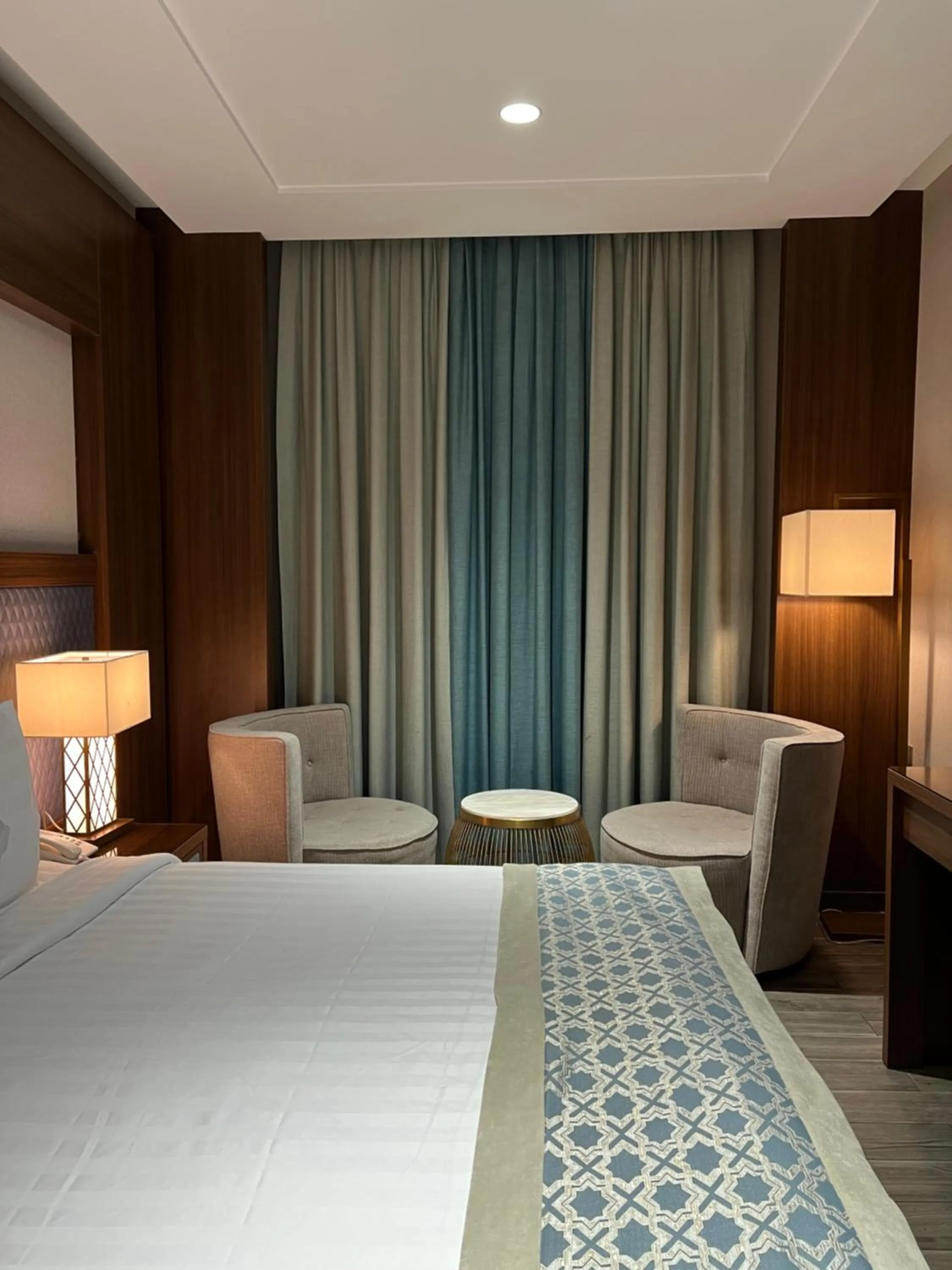 Bed in Violet Al Shisha Hotel