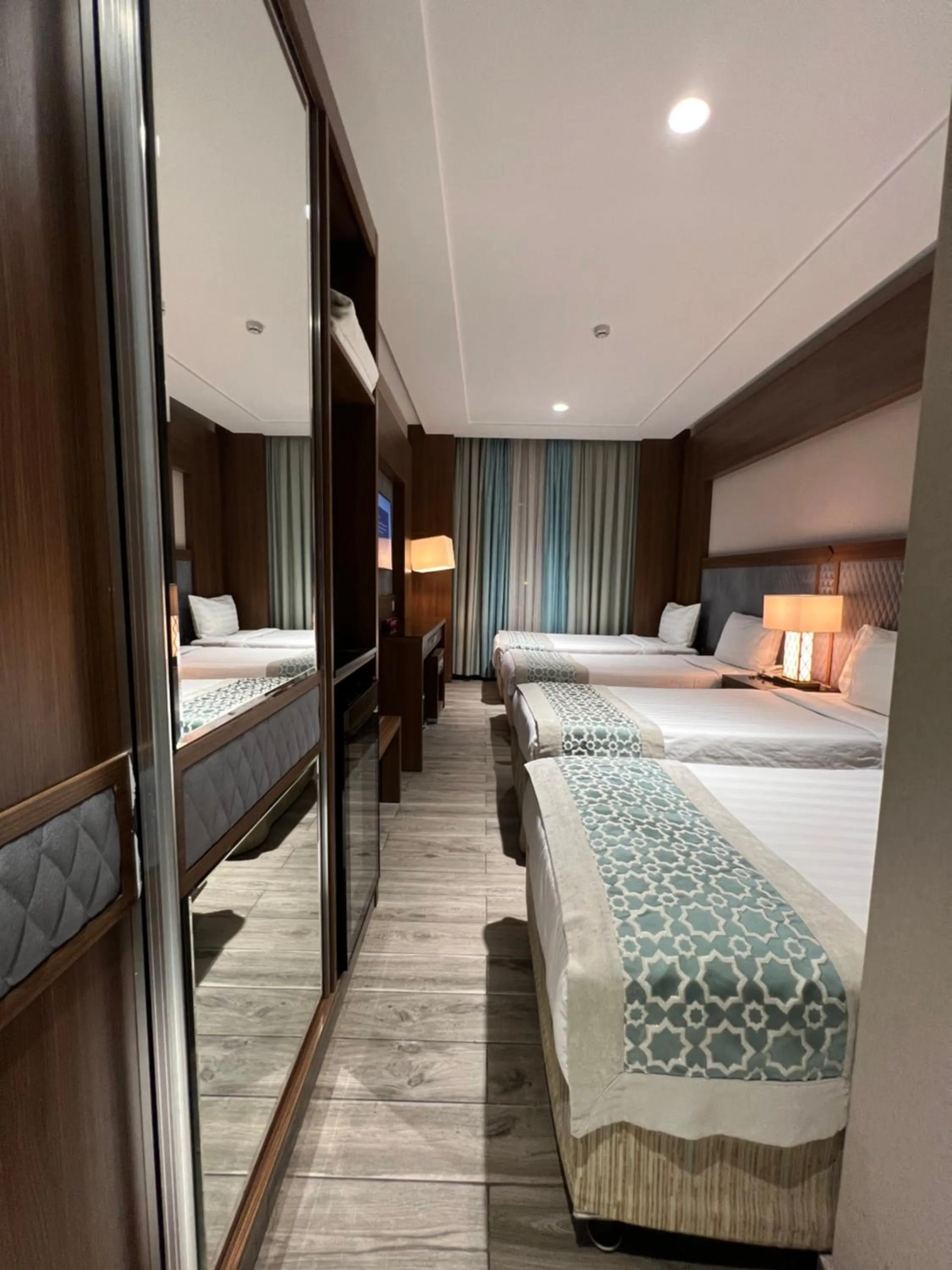 Bed in Violet Al Shisha Hotel