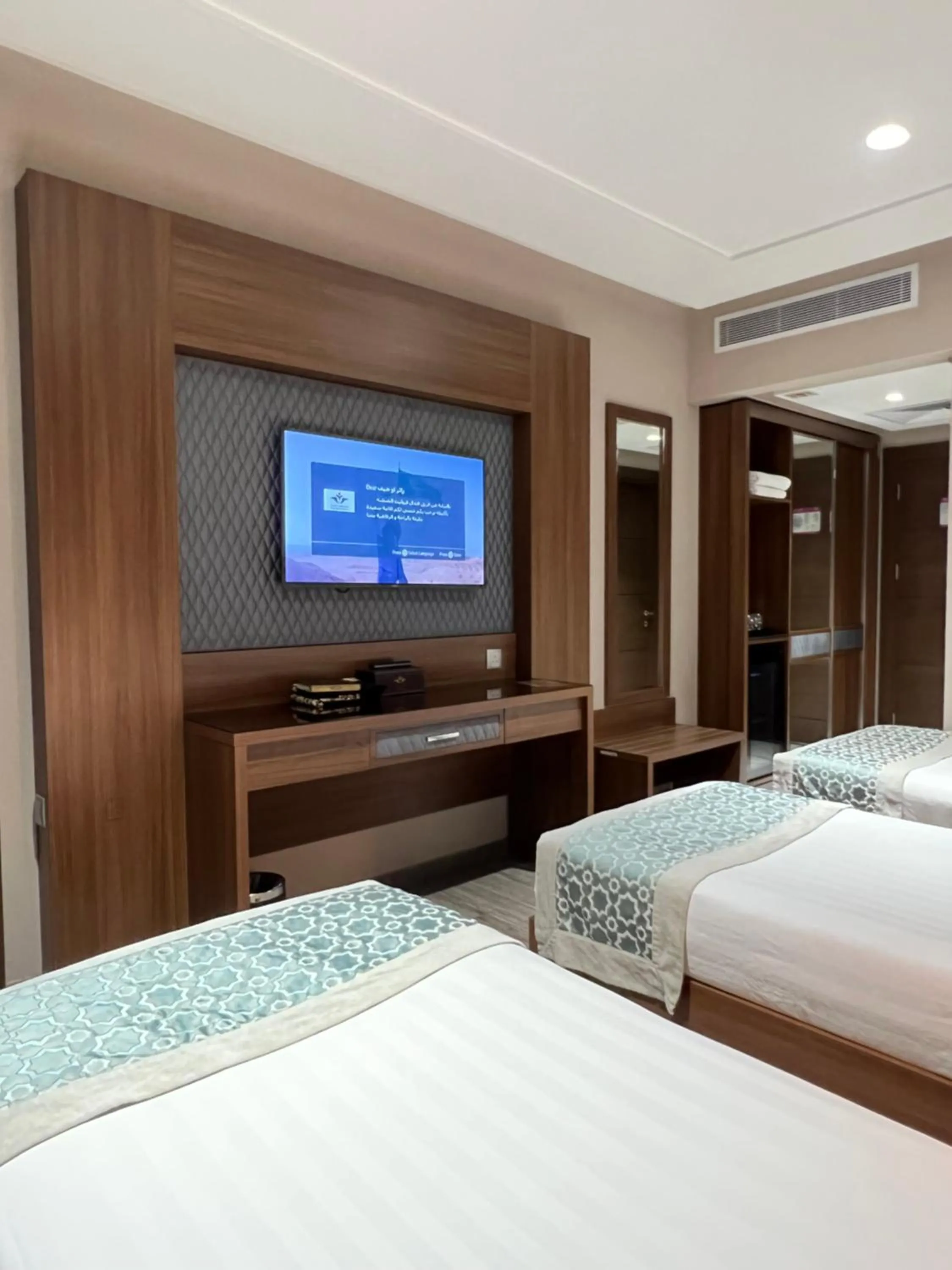 Bed in Violet Al Shisha Hotel