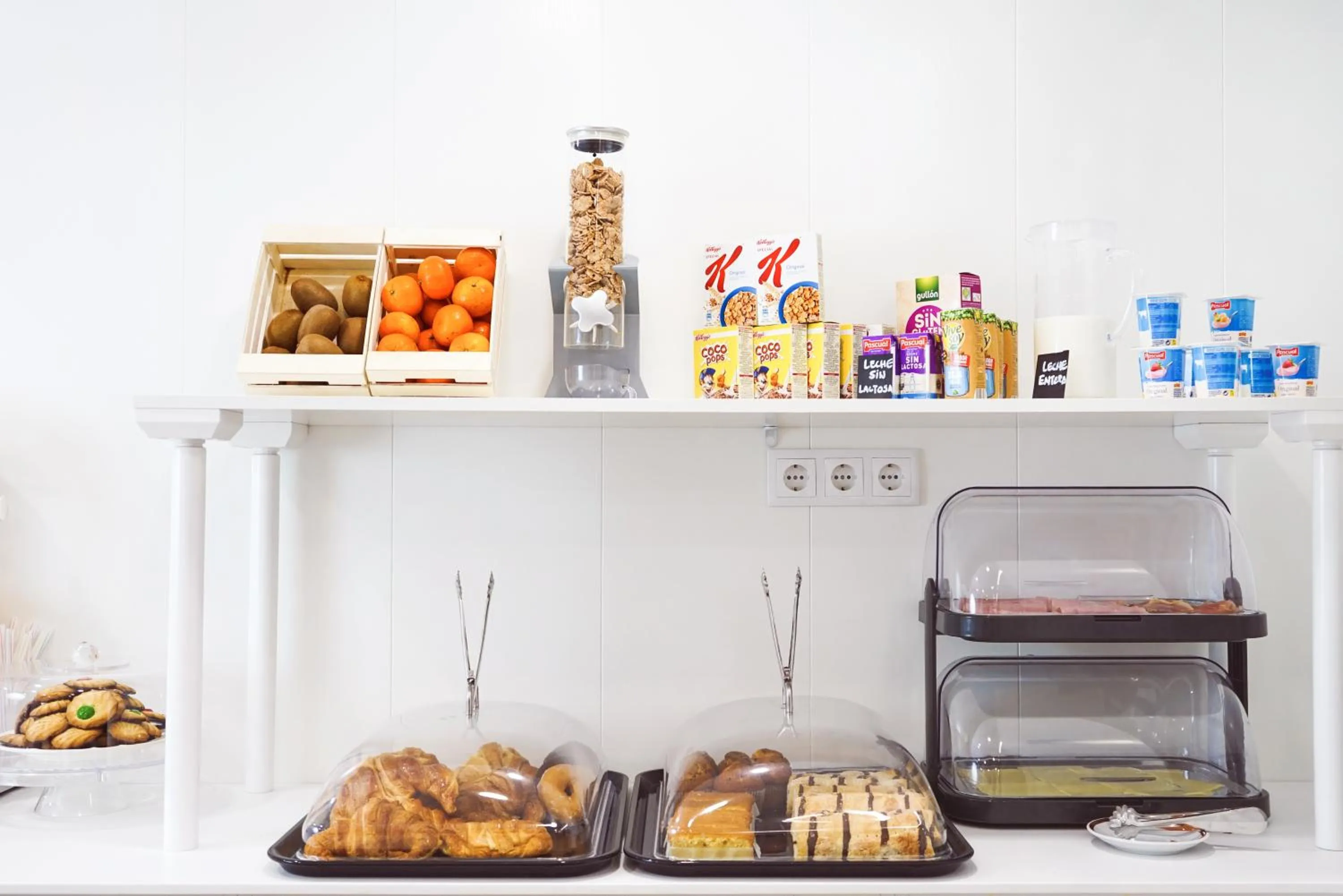 Communal lounge/ TV room in DC Mesones 21