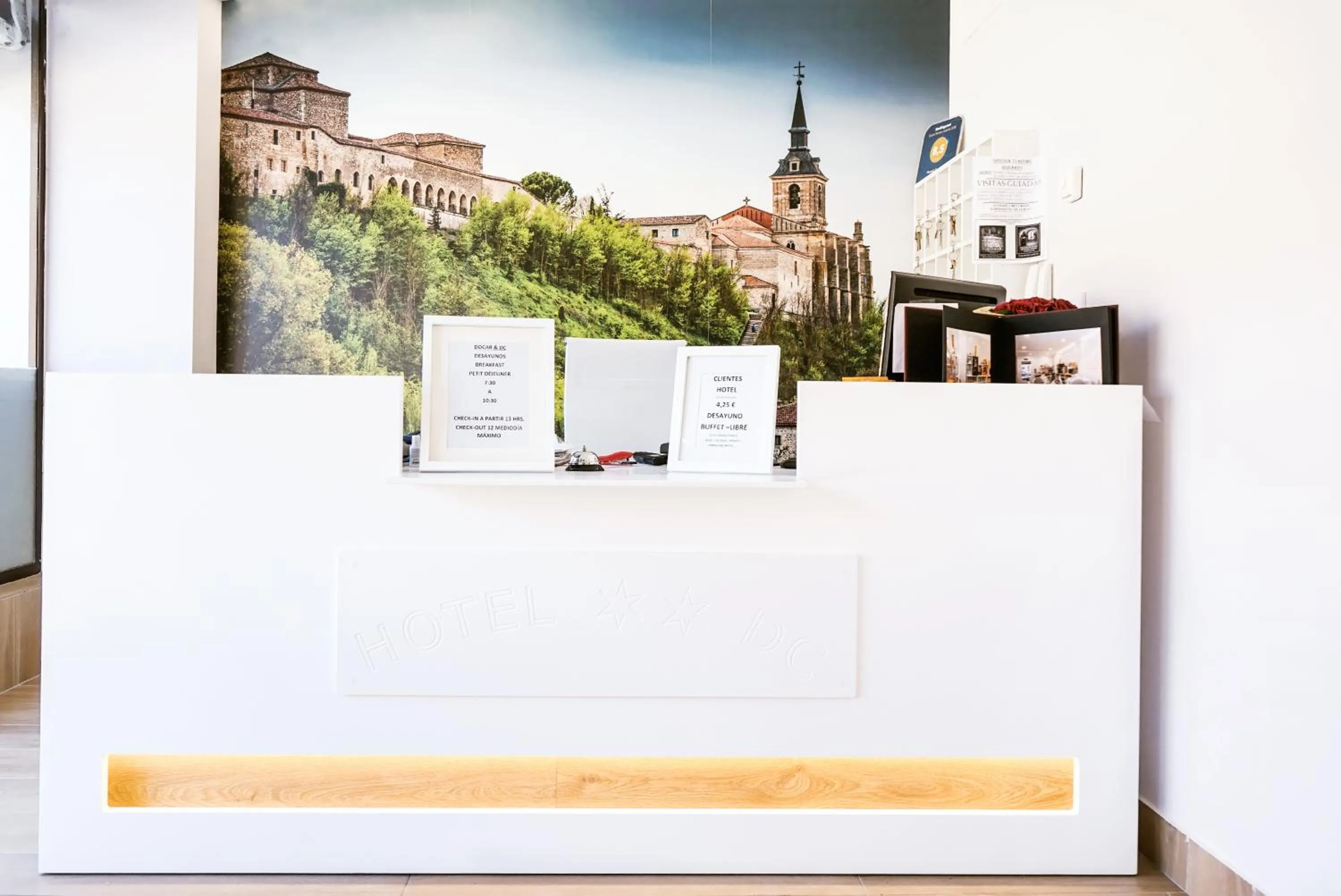 Lobby or reception in DC Mesones 21