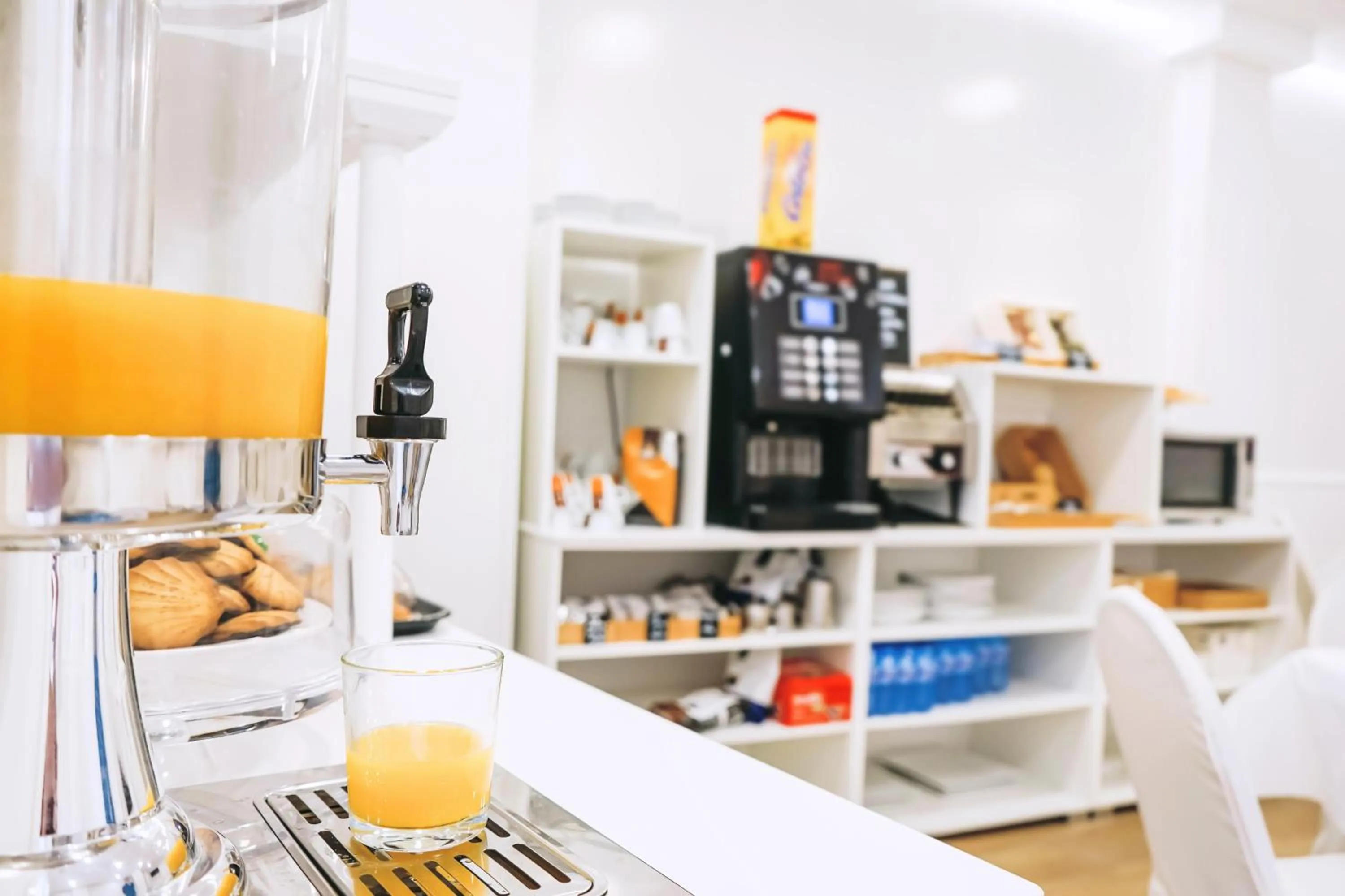 Communal lounge/ TV room in DC Mesones 21