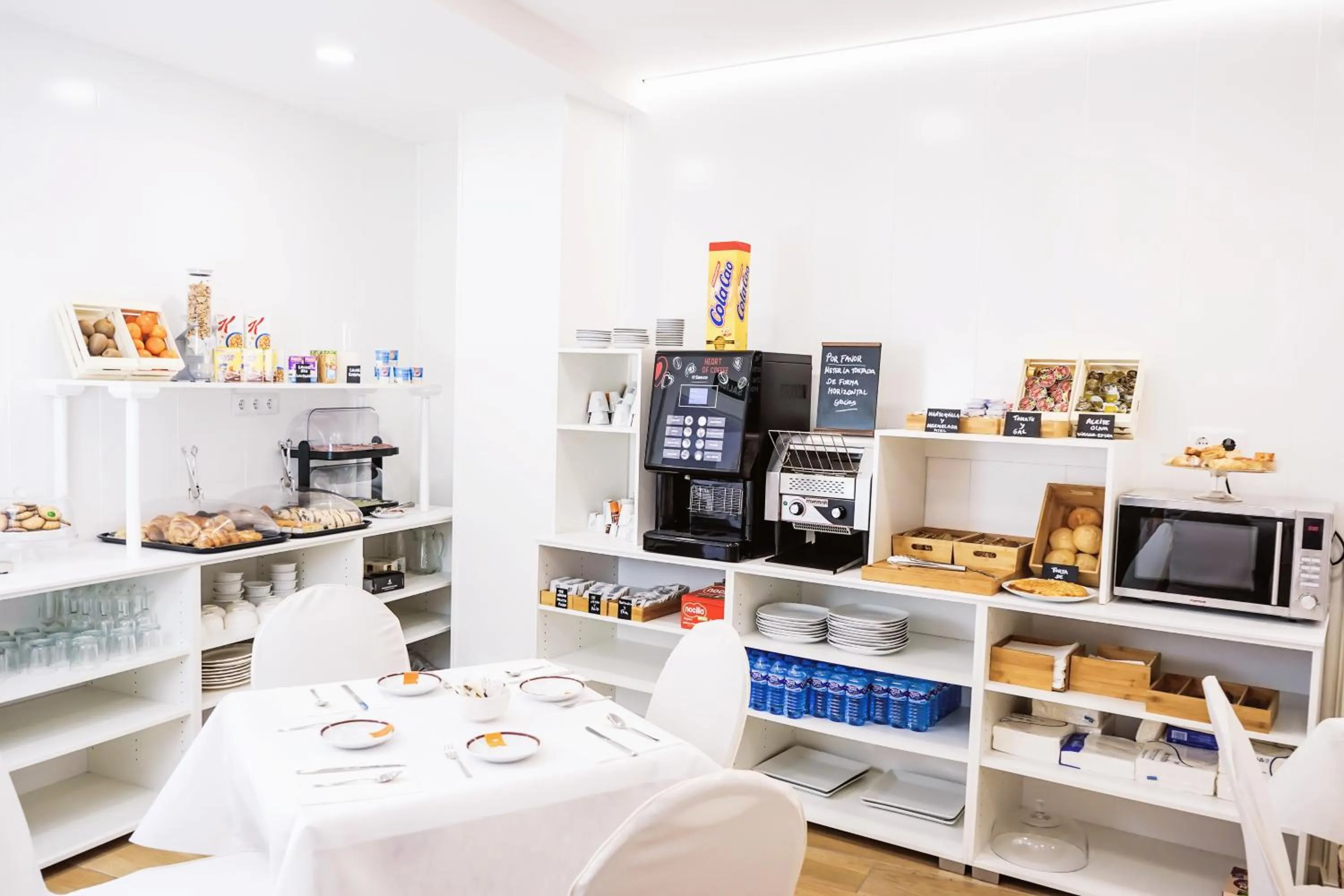 Communal lounge/ TV room in DC Mesones 21