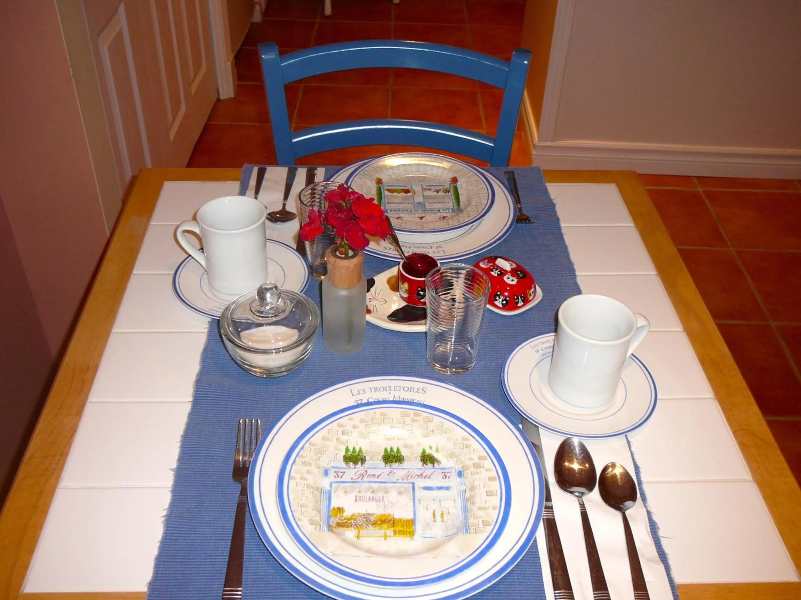 Dining area in B&B La Bedondaine