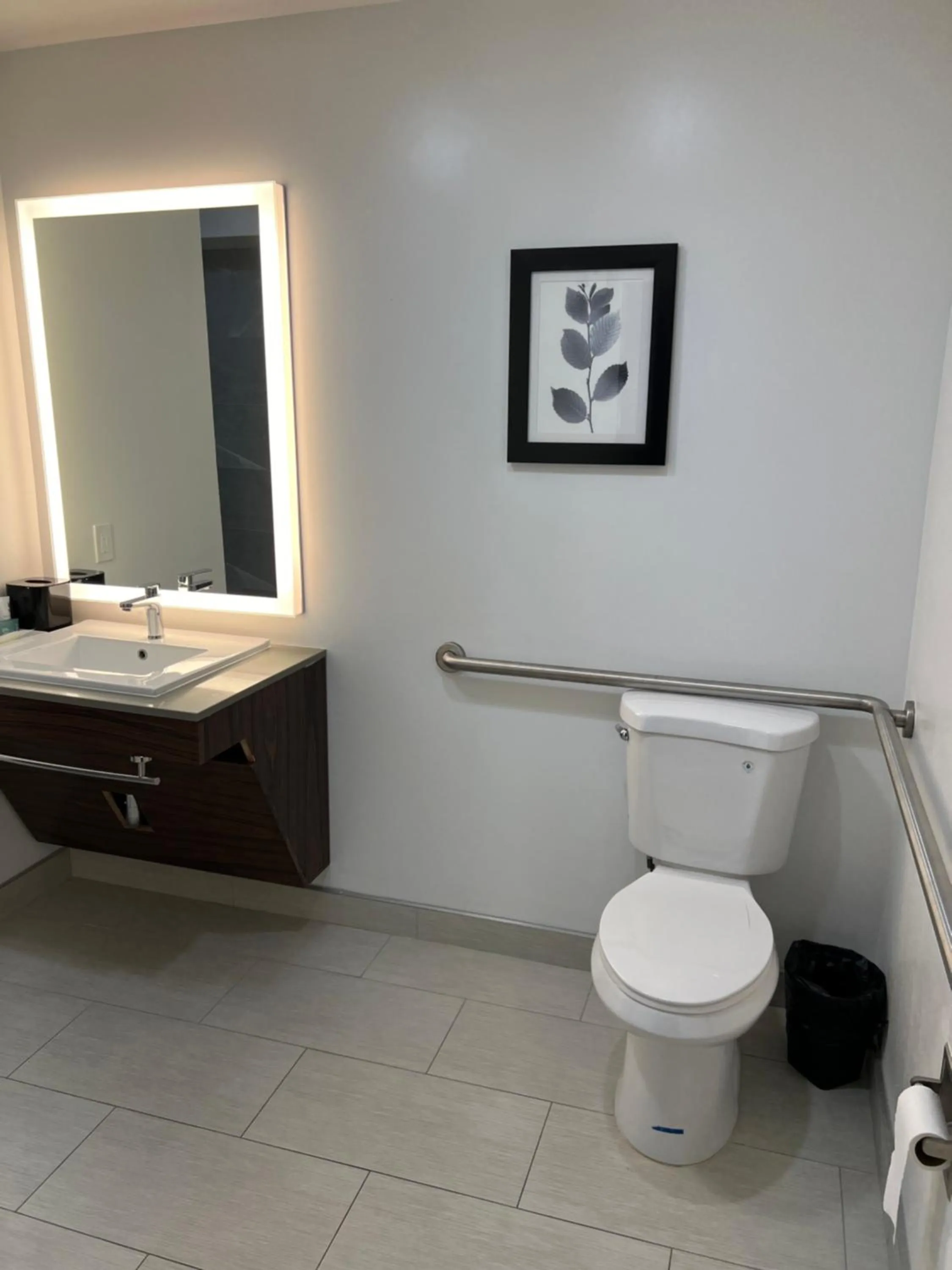 Toilet in Country Inn & Suites by Radisson, Vallejo Napa Valley, CA