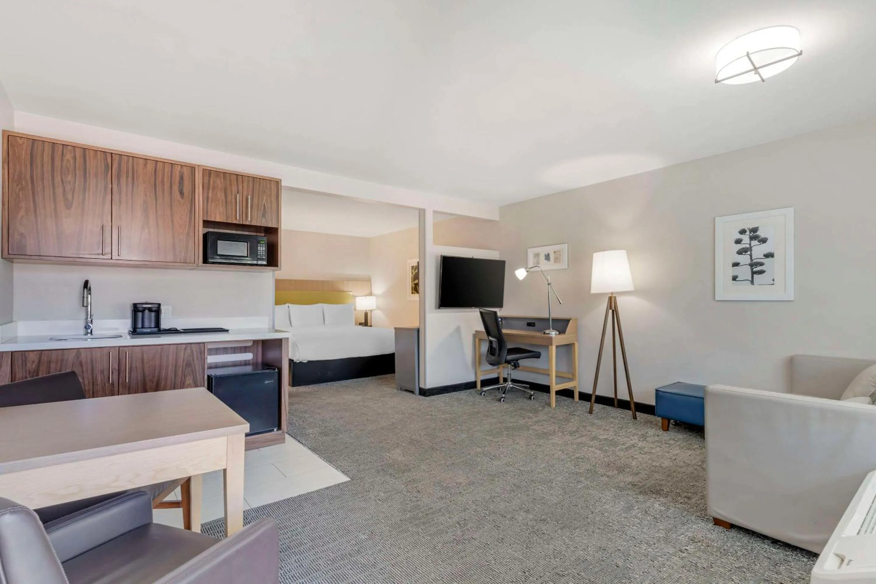 Bedroom in Country Inn & Suites by Radisson, Vallejo Napa Valley, CA