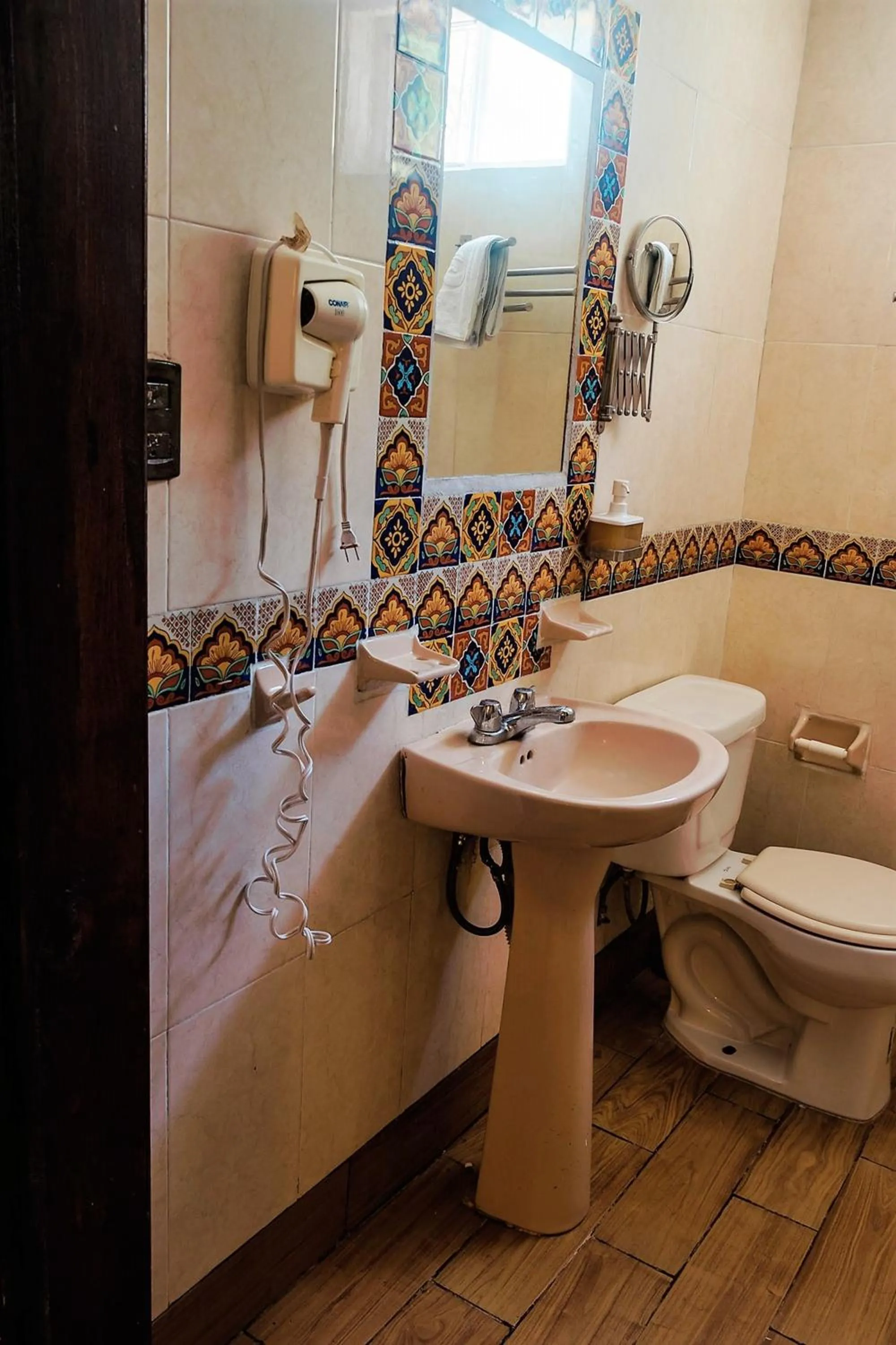 Bathroom in Antigua Lodge, 70 m from sandy beach