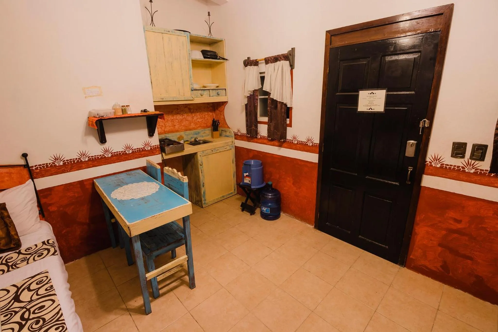 Kitchen or kitchenette in Antigua Lodge, 70 m from sandy beach