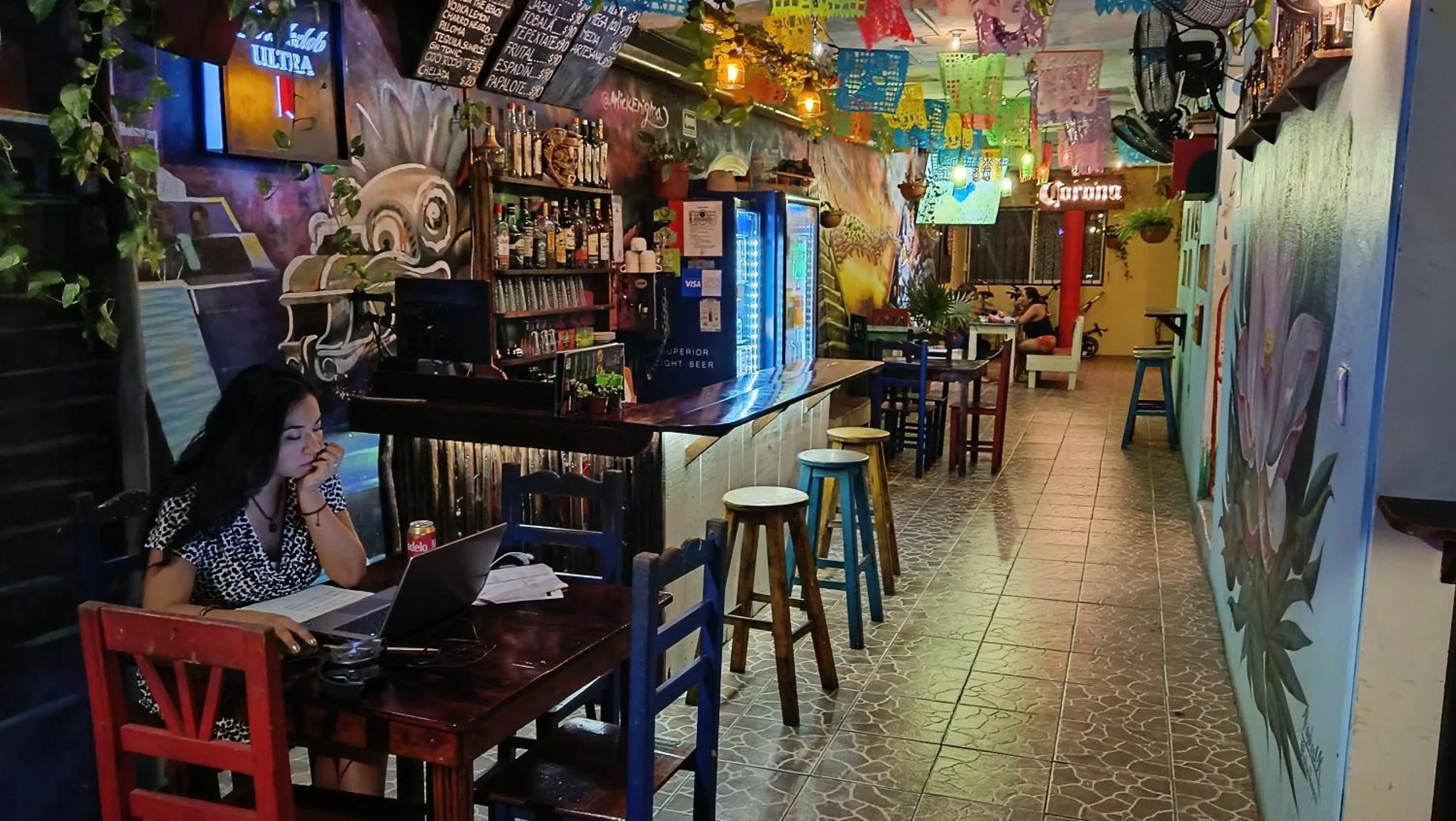 Restaurant/places to eat in Tres Mundos Hostel