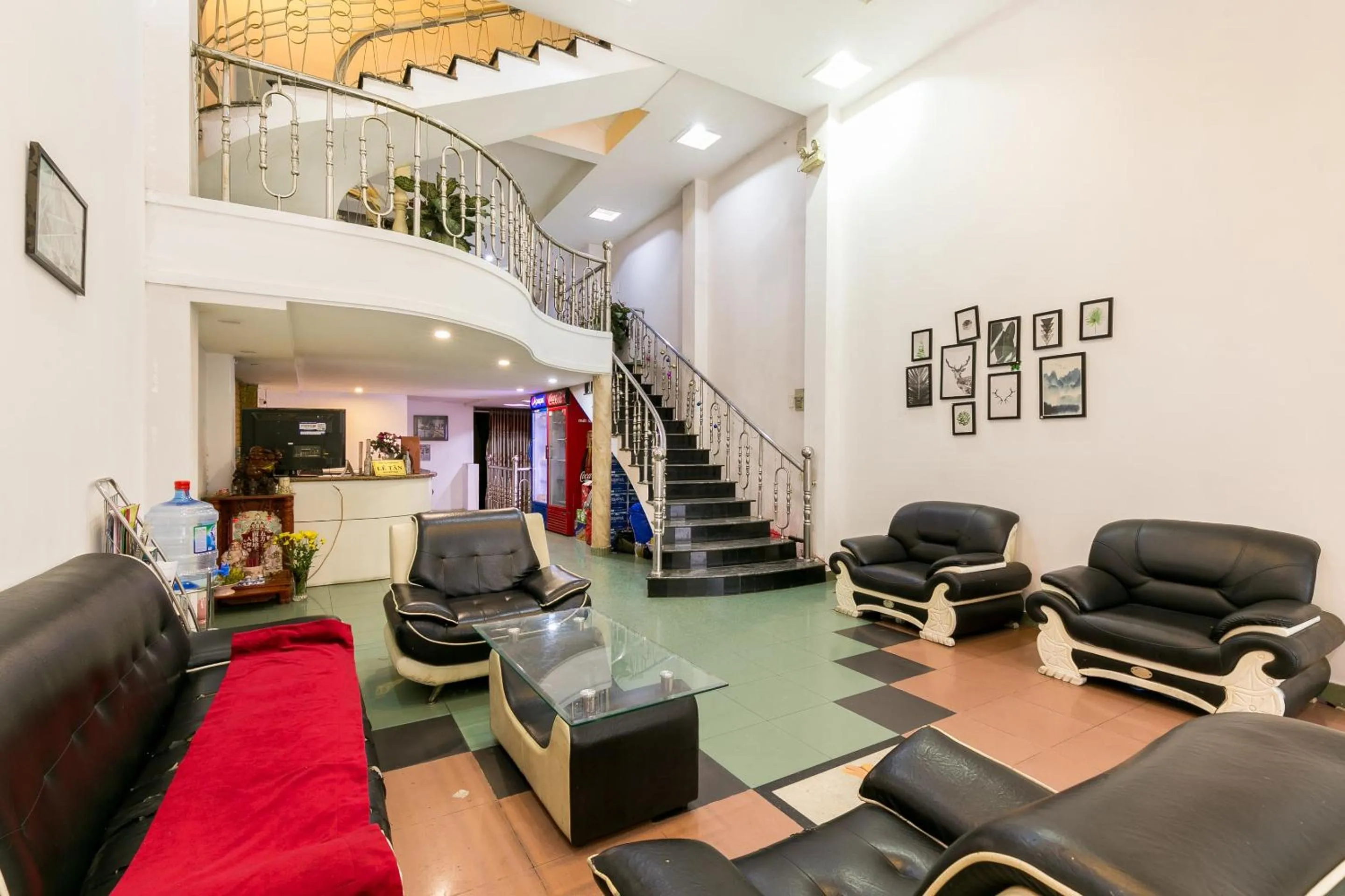 Lobby or reception in OYO 373 Habana Hotel