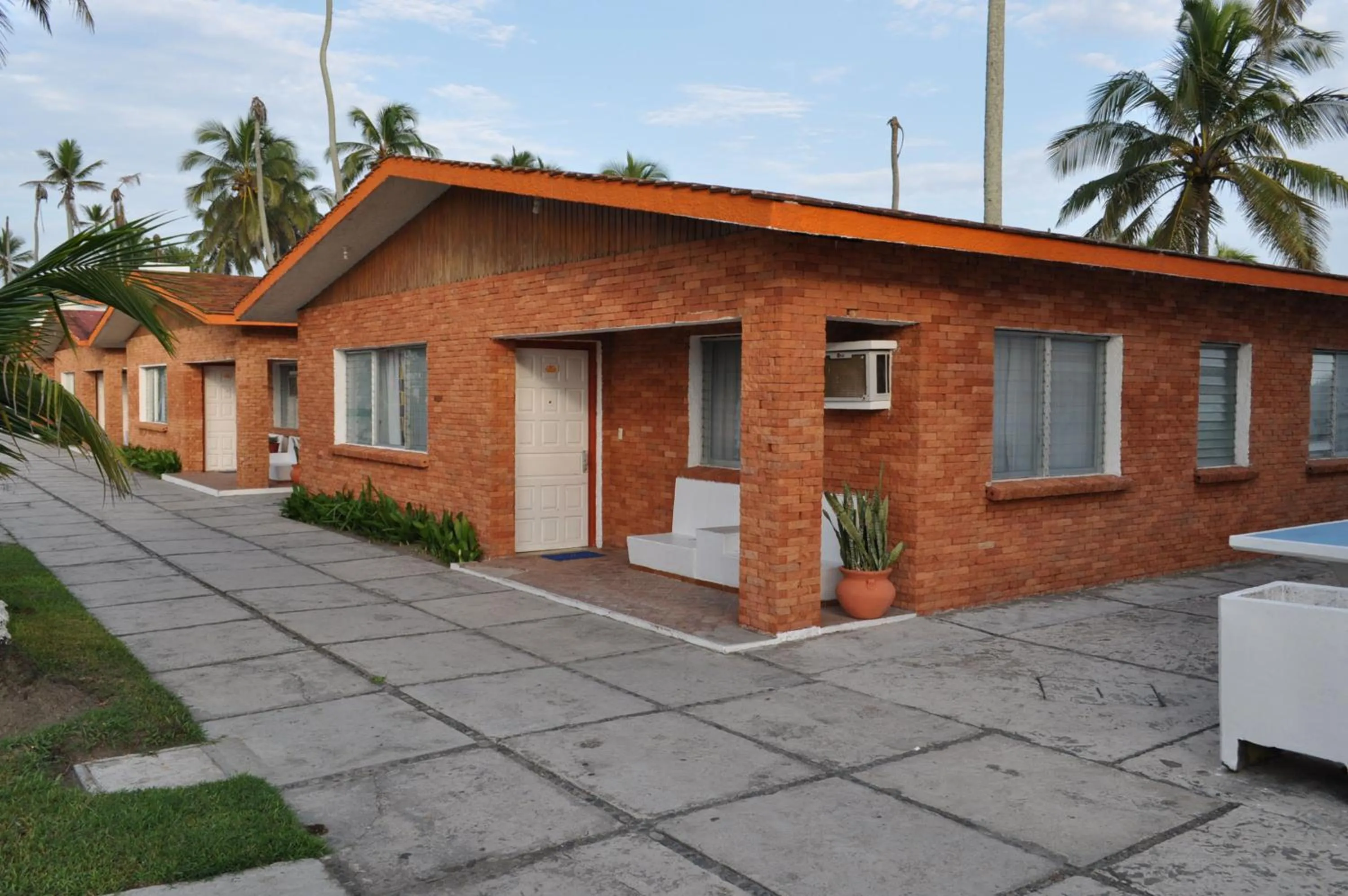 Property building in Canadian Resort Veracruz