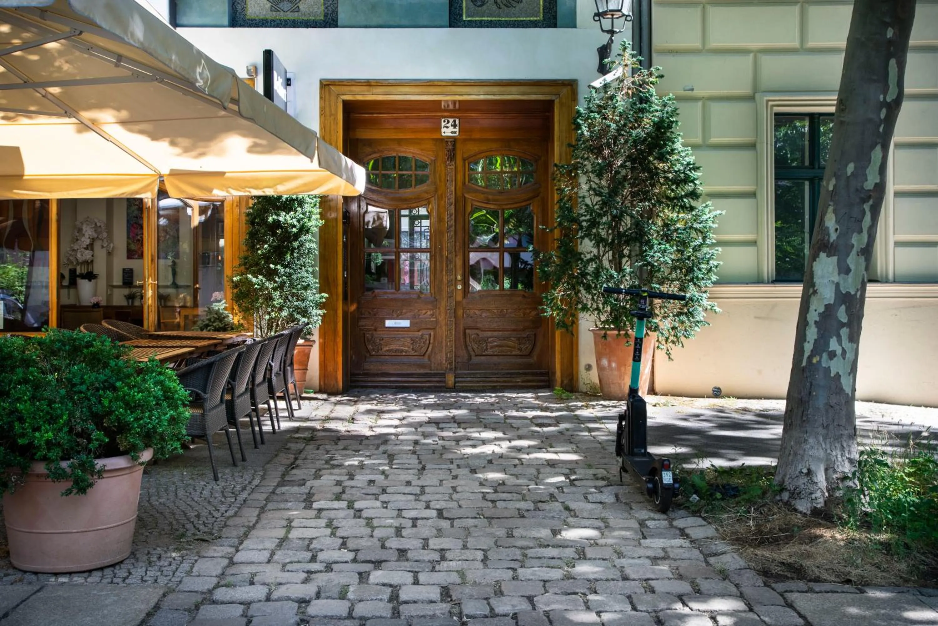 Facade/entrance in Numa Berlin Belfort