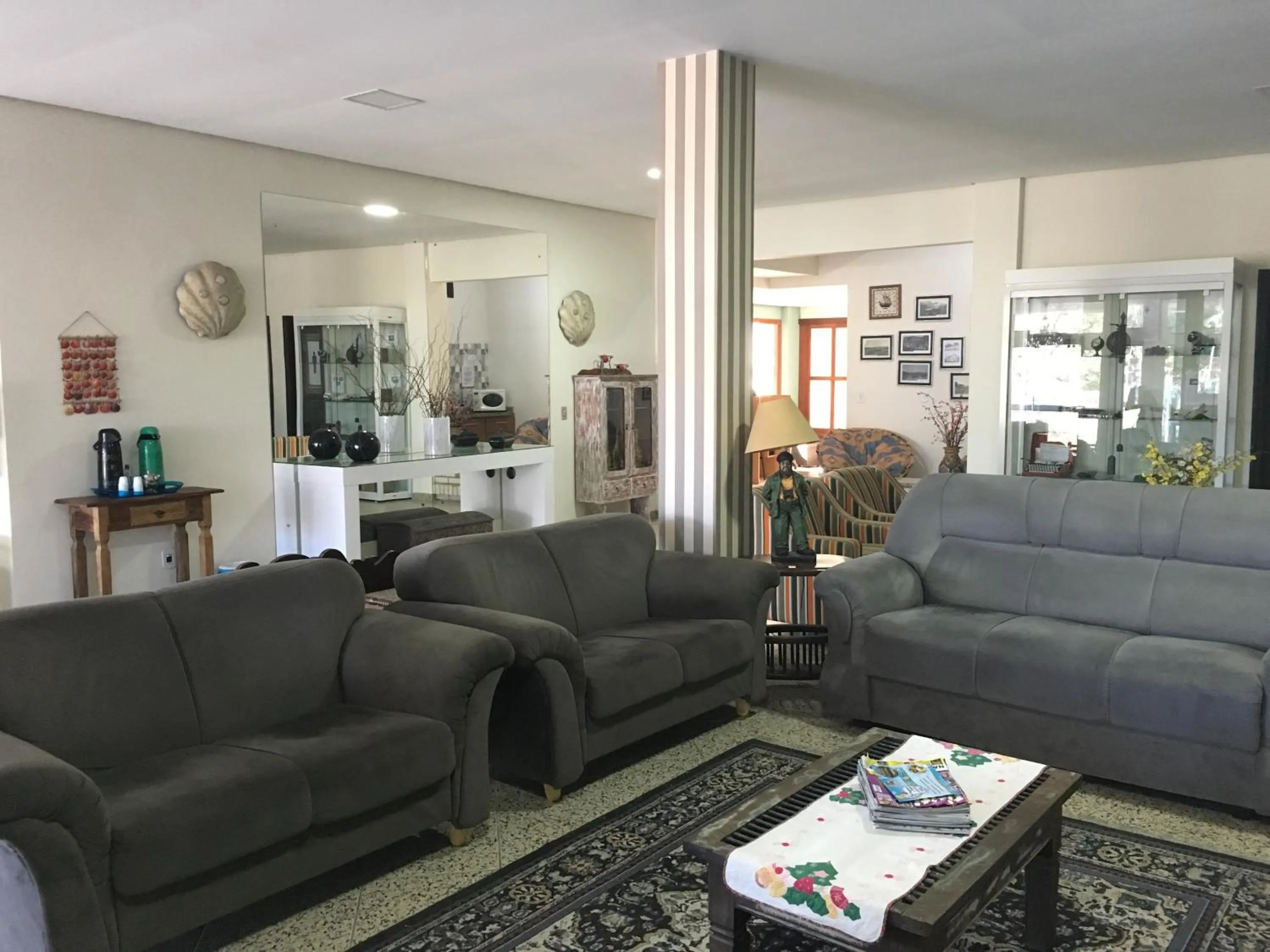 Communal lounge/ TV room in Hotel Mares do Sul