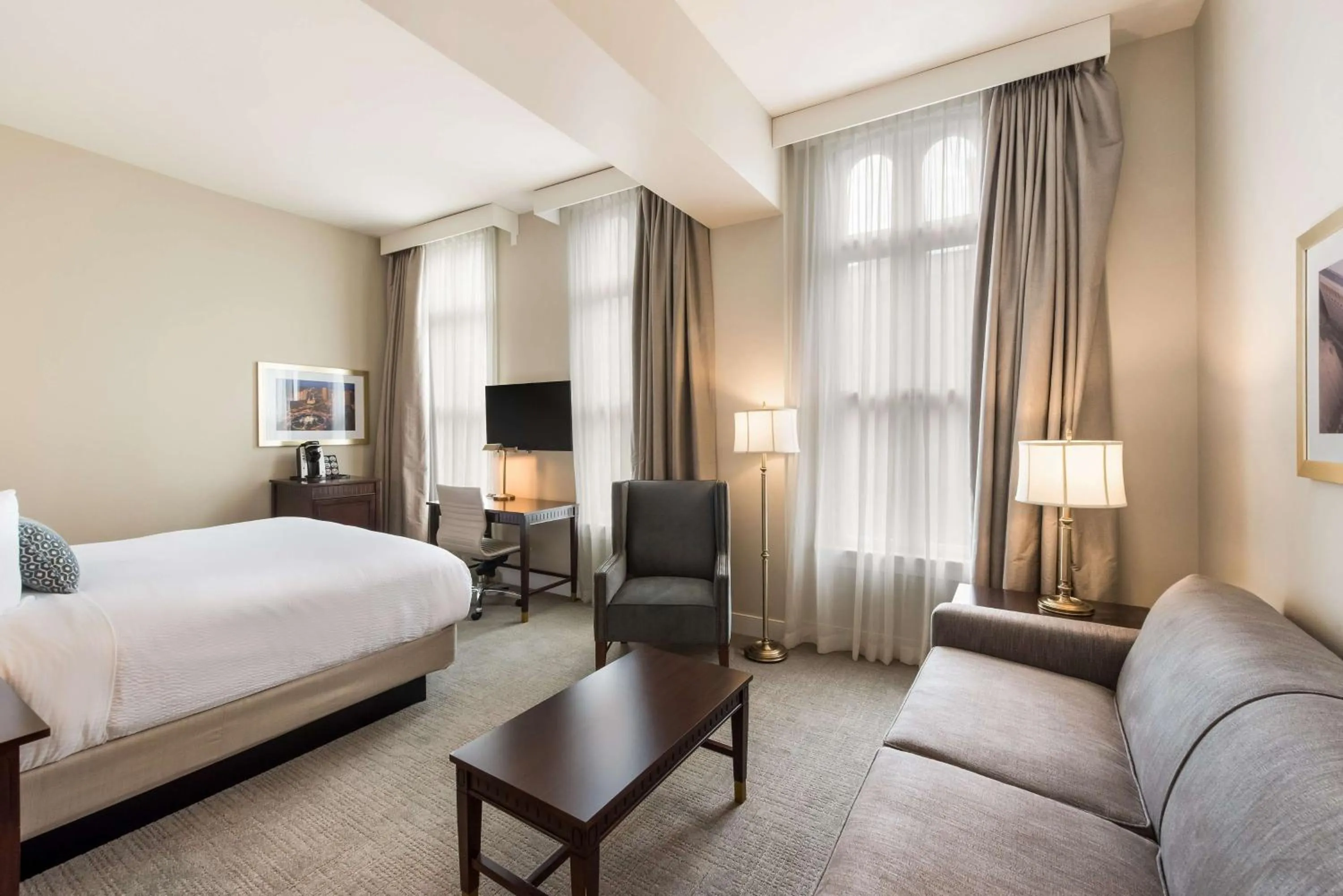 Bedroom, Bed in Independence Park Hotel, BW Premier Collection