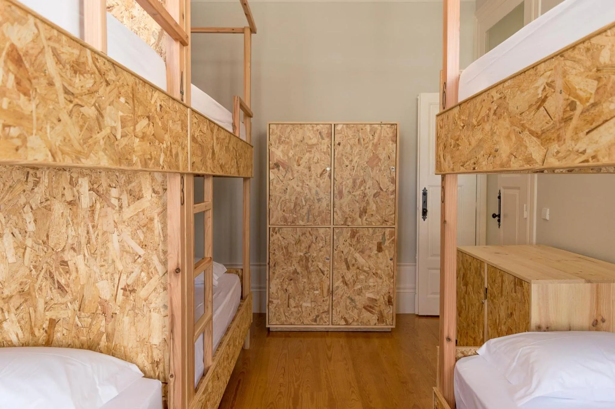 bunk bed in Queen's Garden Hostel