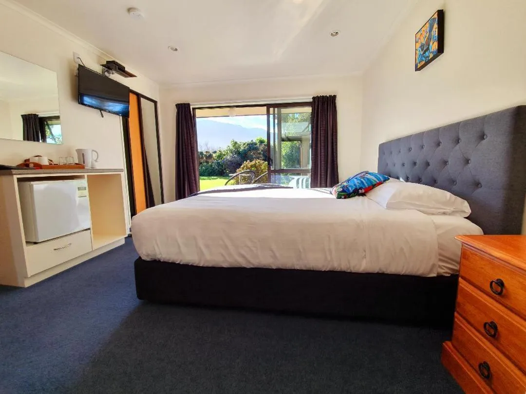 Bed in Te Mahuru Retreat