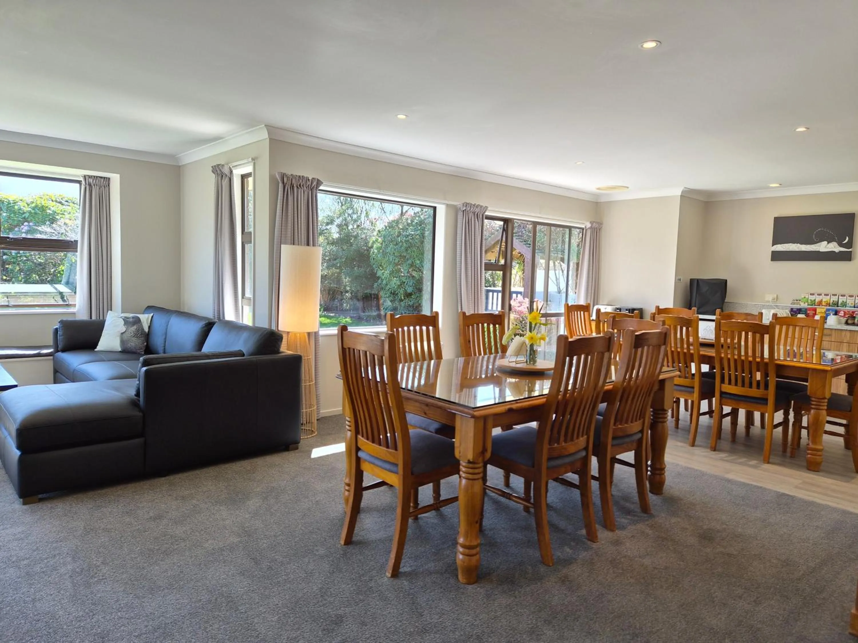 Living room in Te Mahuru Retreat