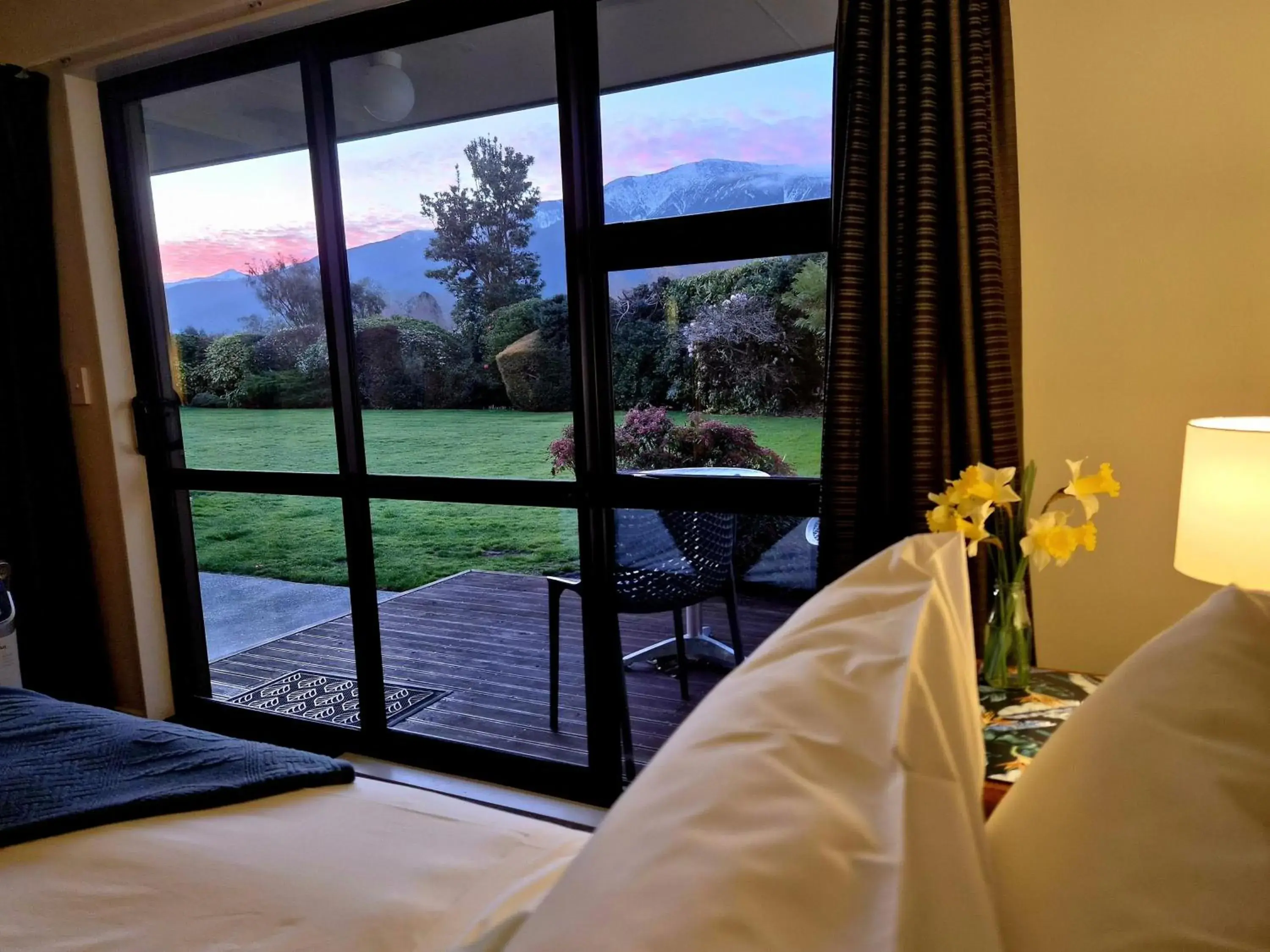 Suite with Mountain View - single occupancy in Te Mahuru Retreat Suite with Mountain View - single occupancy in Te Mahuru Retreat