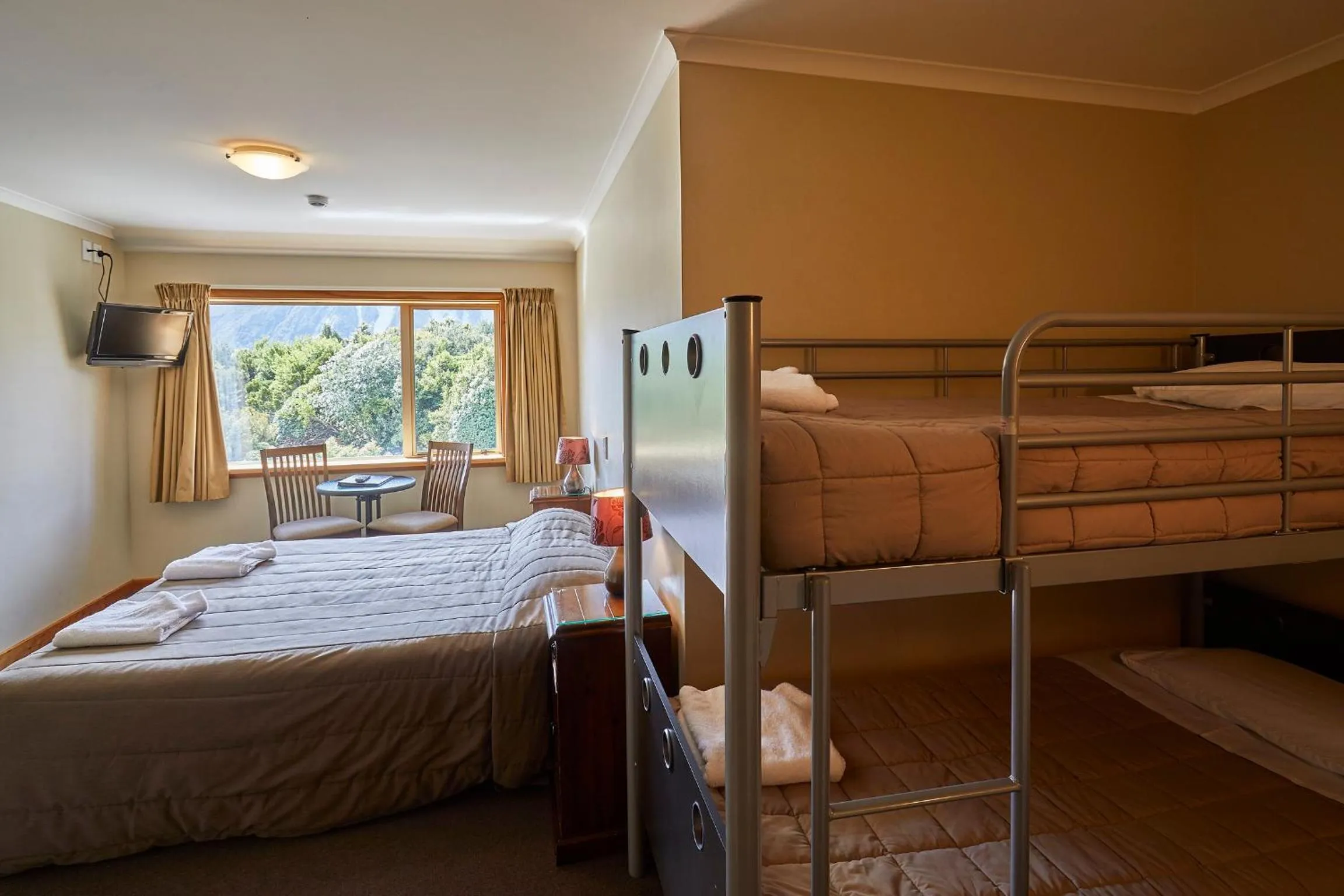 bunk bed, Bed in Aoraki Mount Cook Alpine Lodge