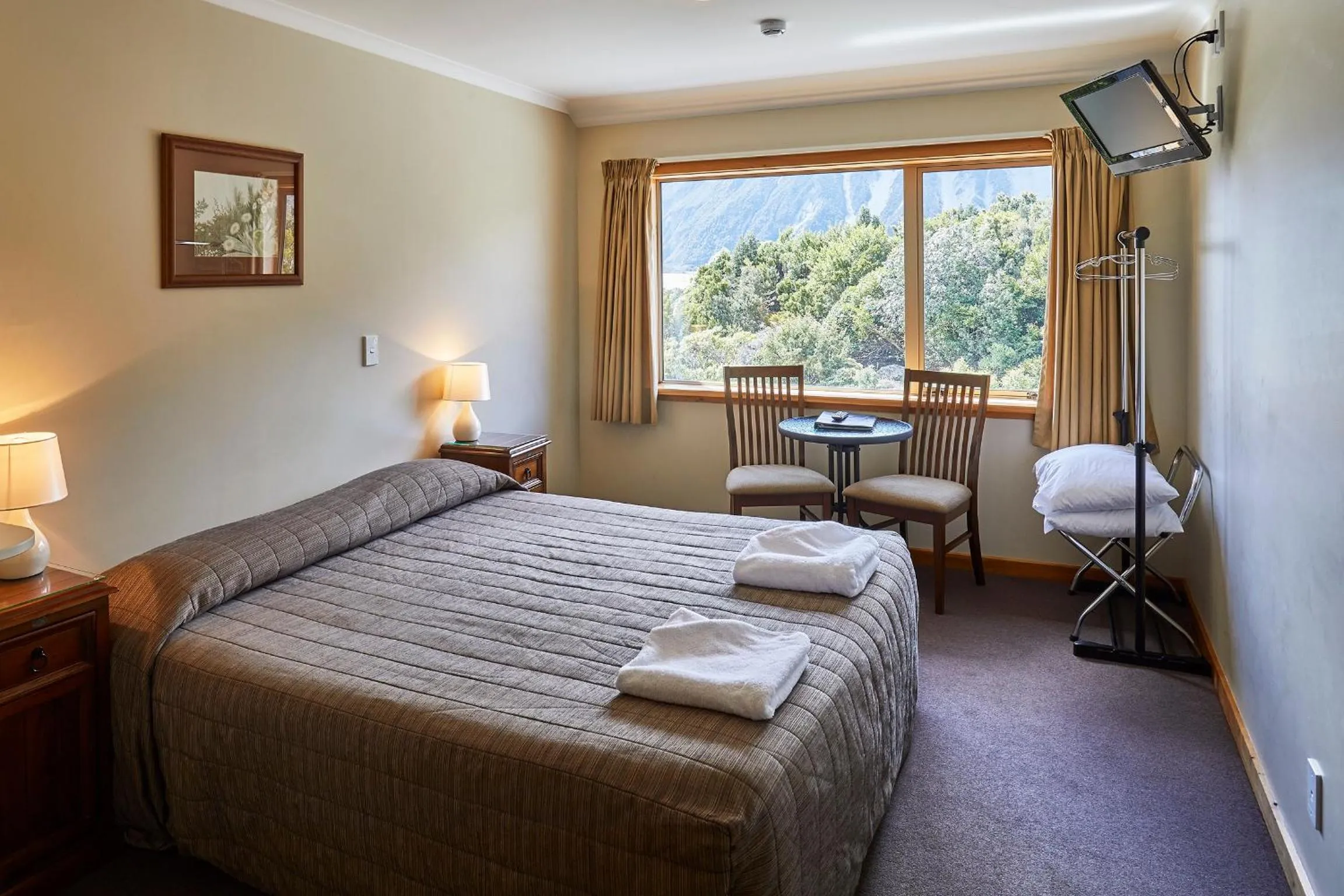 Bed in Aoraki Mount Cook Alpine Lodge