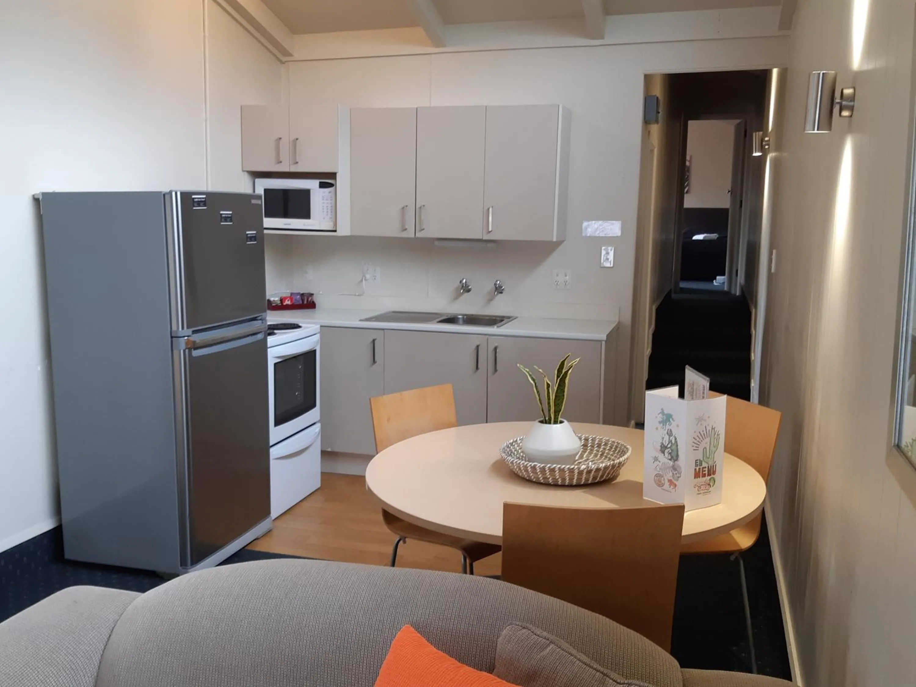 Kitchen or kitchenette in Amble Inn Motel