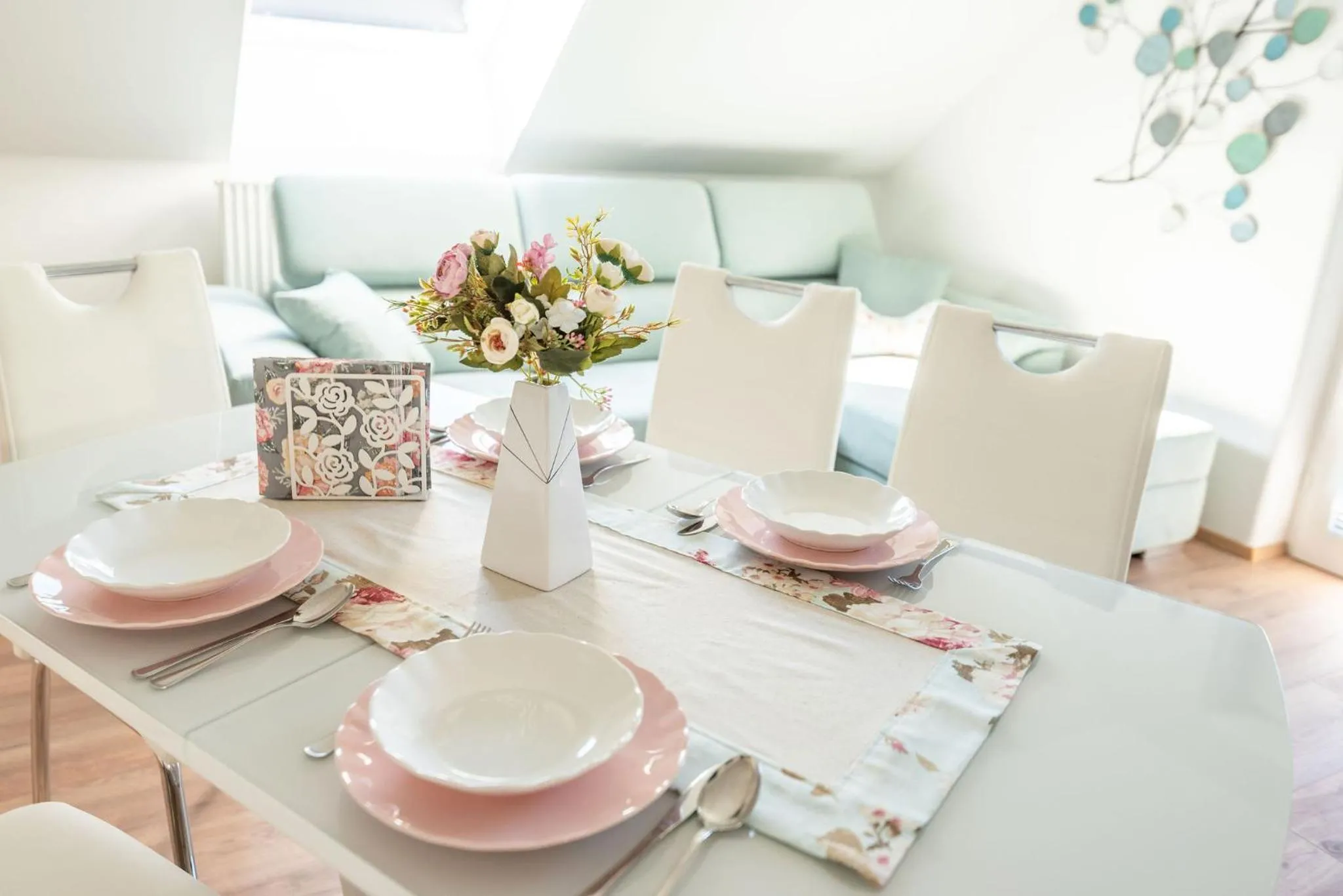 Dining area in Apartmaji Urška
