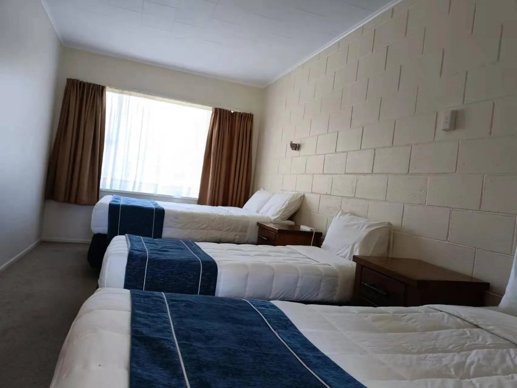 Photo of the whole room, Bed in Astral Motel