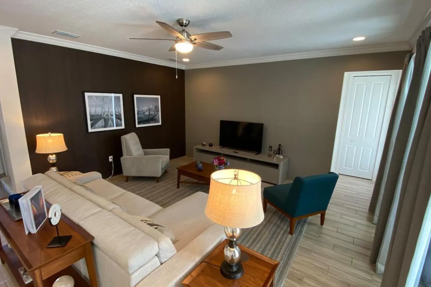 Living room in 3840 Supreme Villa 6Bd Private Pool and Game Room