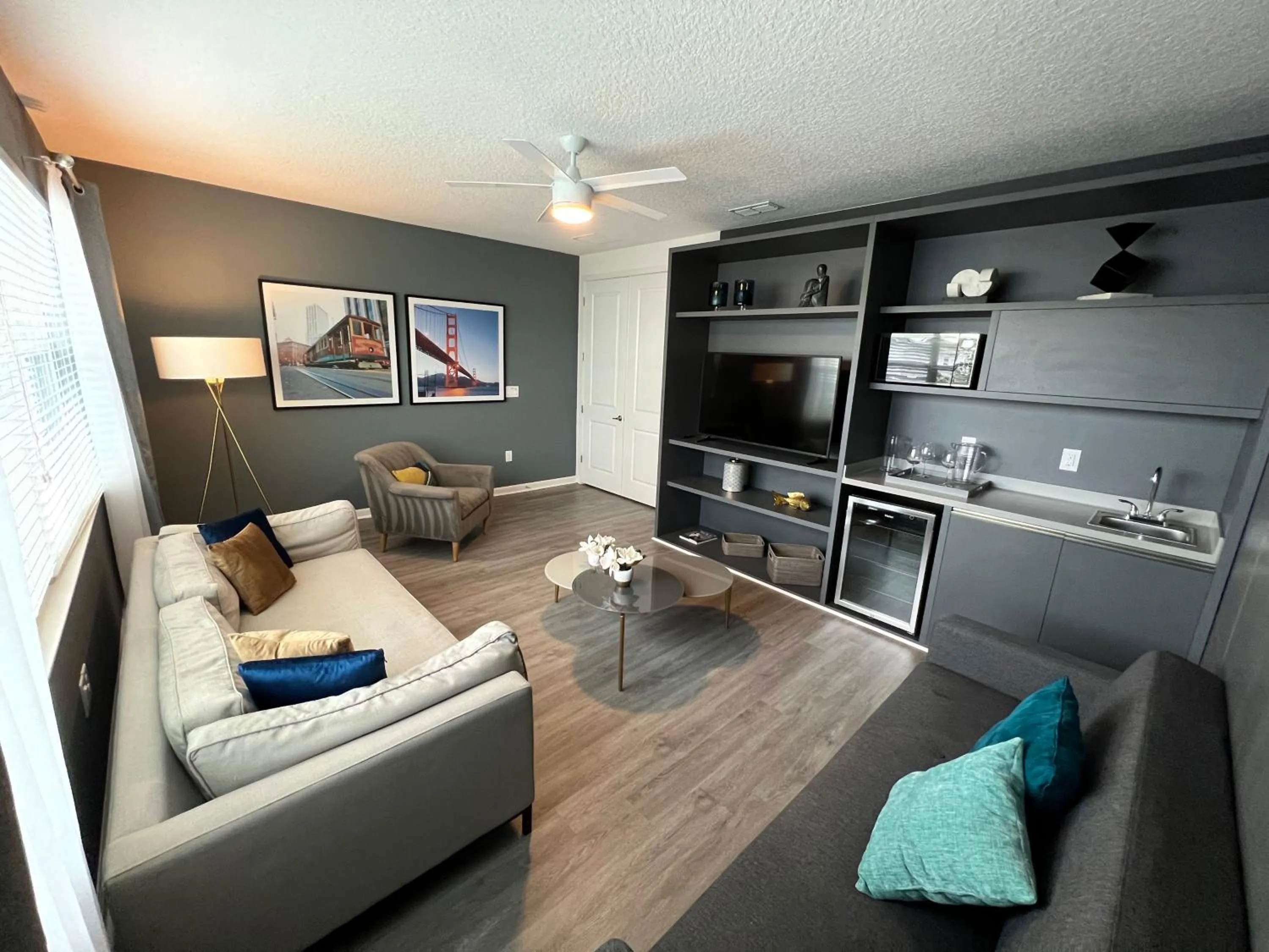 Family in 3840 Supreme Villa 6Bd Private Pool and Game Room