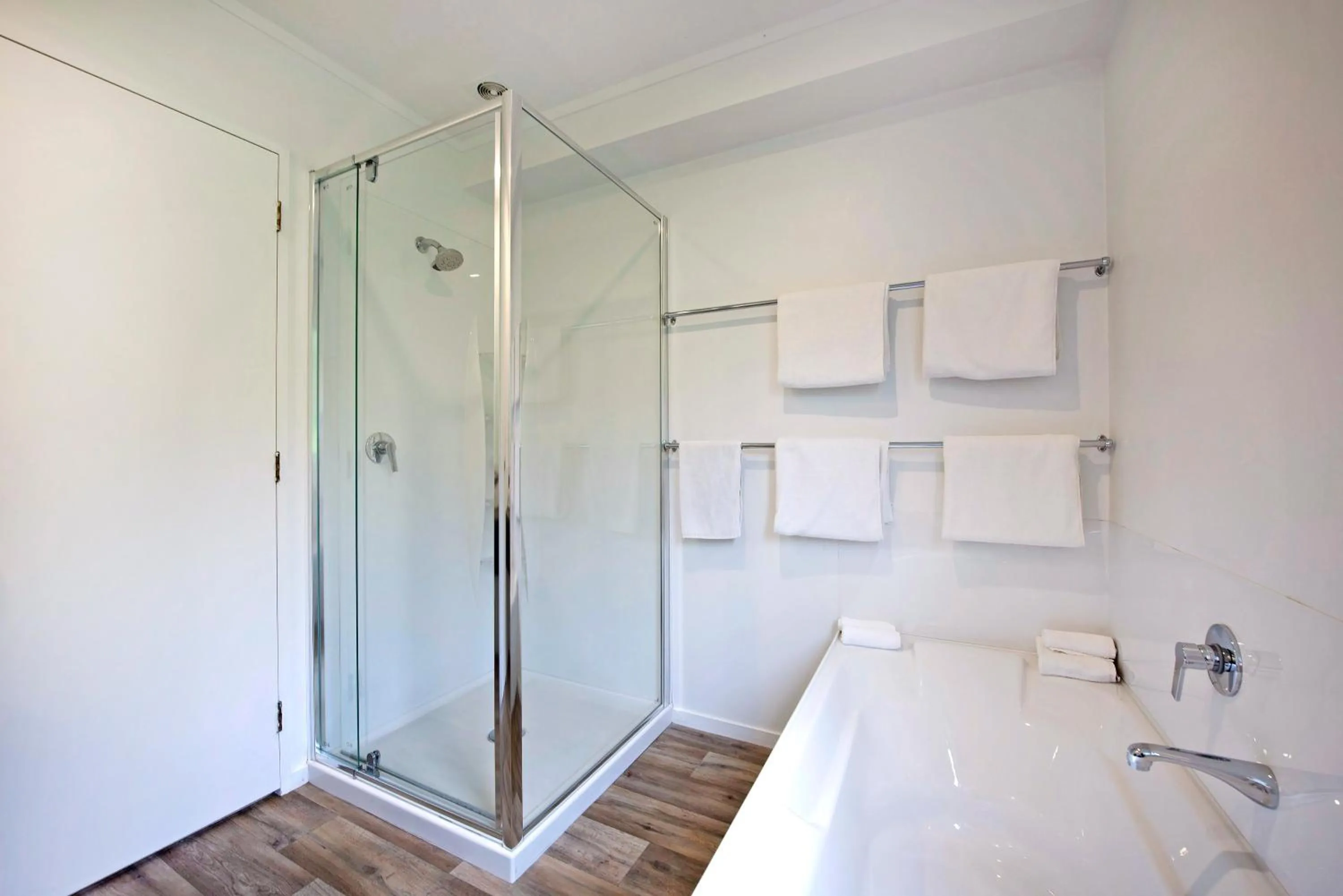 Camellia Court Motel