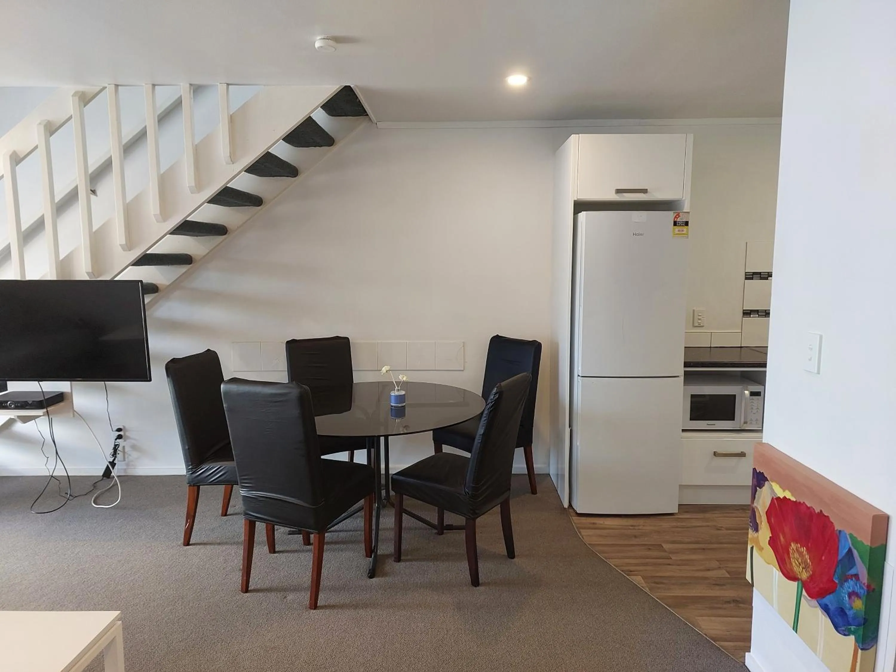 Dining area in Camellia Court Motel