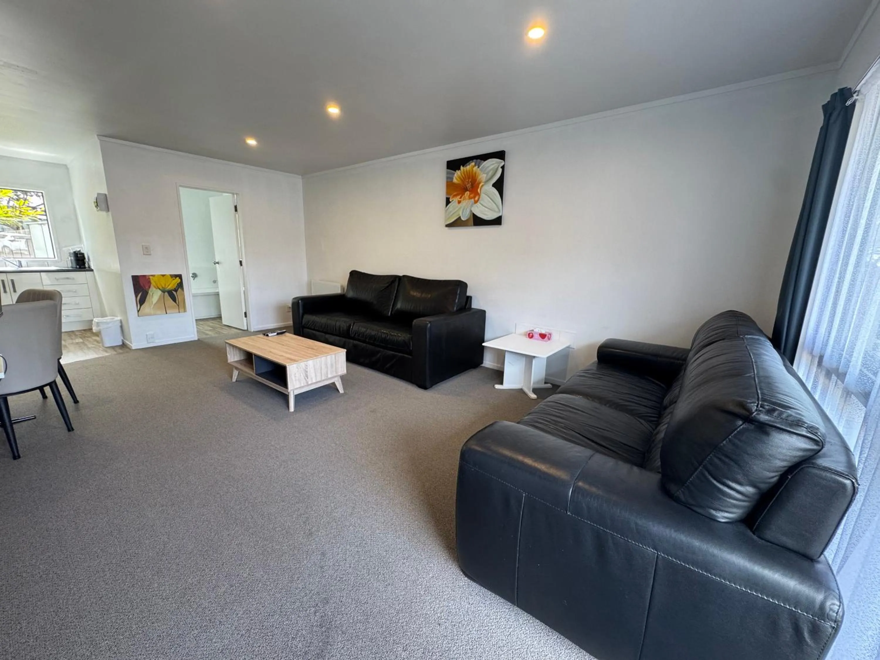 Living room in Camellia Court Motel