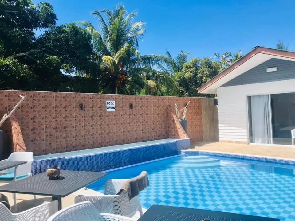 Swimming pool in Hotel Plein Soleil