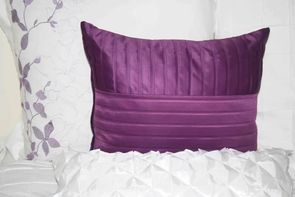 Decorative detail, Bed in True North B&B