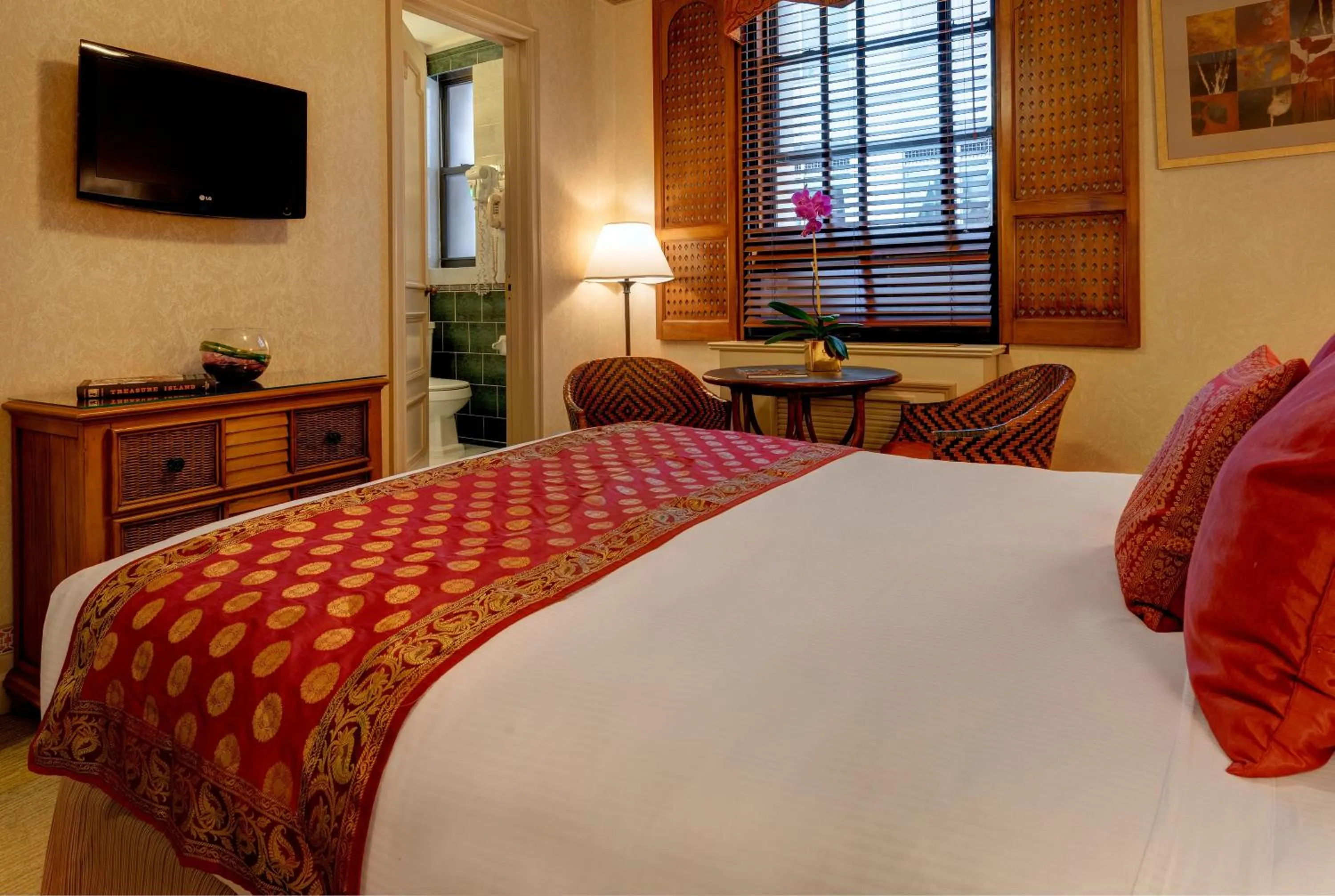 Bed in Casablanca Hotel by Library Hotel Collection