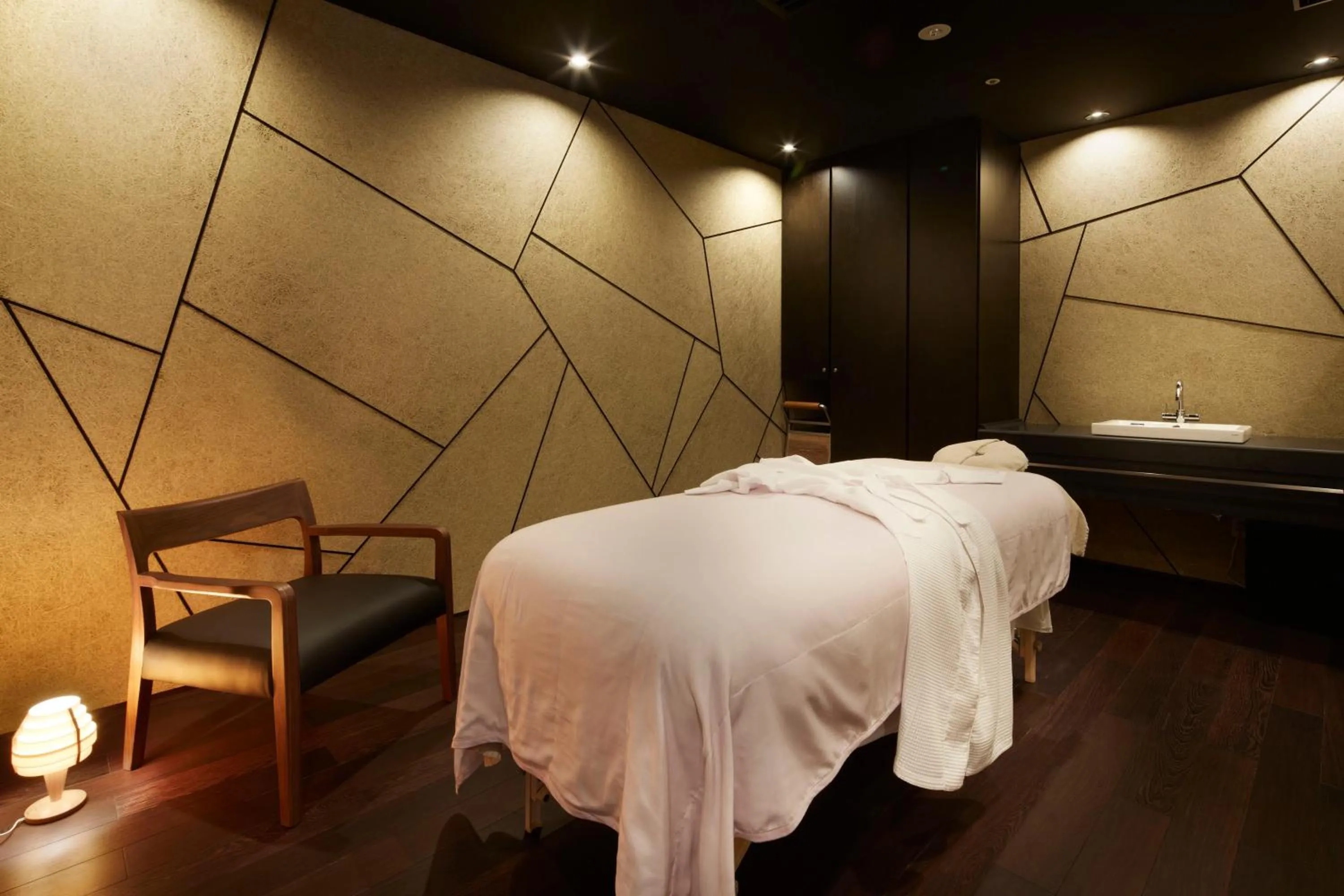Massage in Hilltop Resort Fukuoka