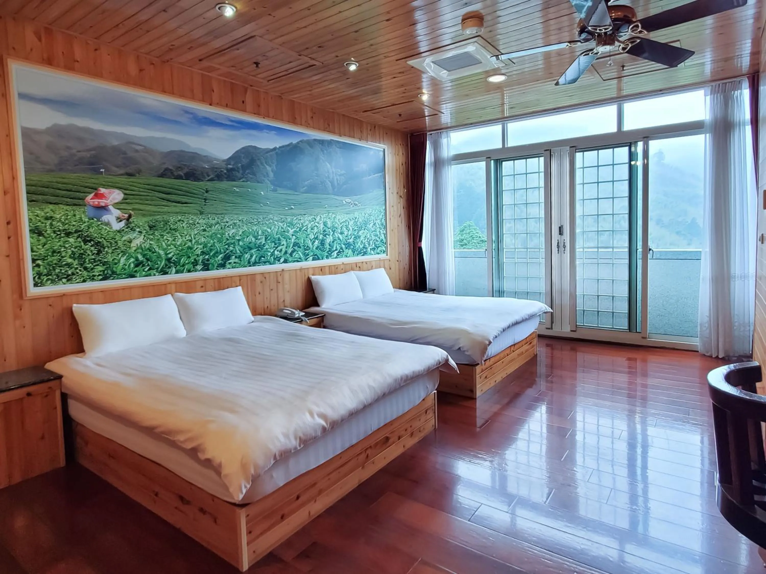 Photo of the whole room, Bed in Kingtaiwan Hotel