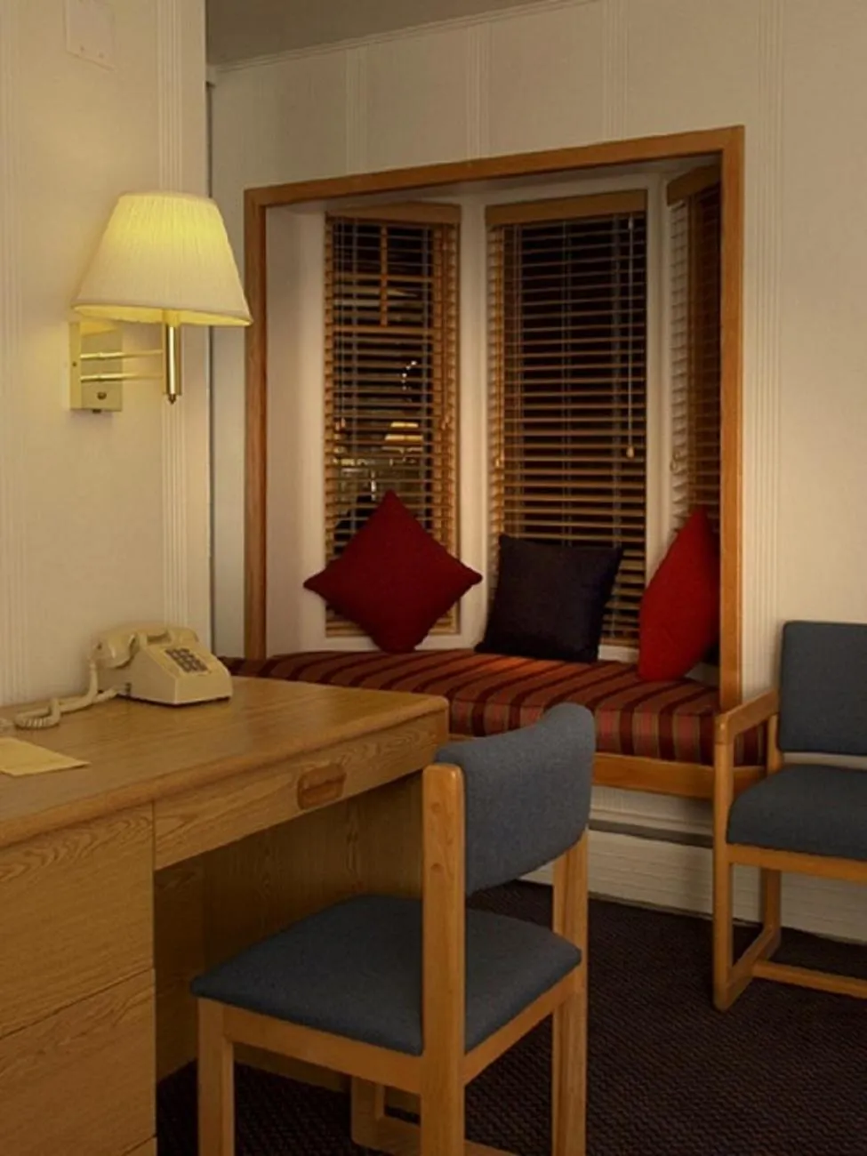 Seating area in St Moritz Lodge and Condominiums