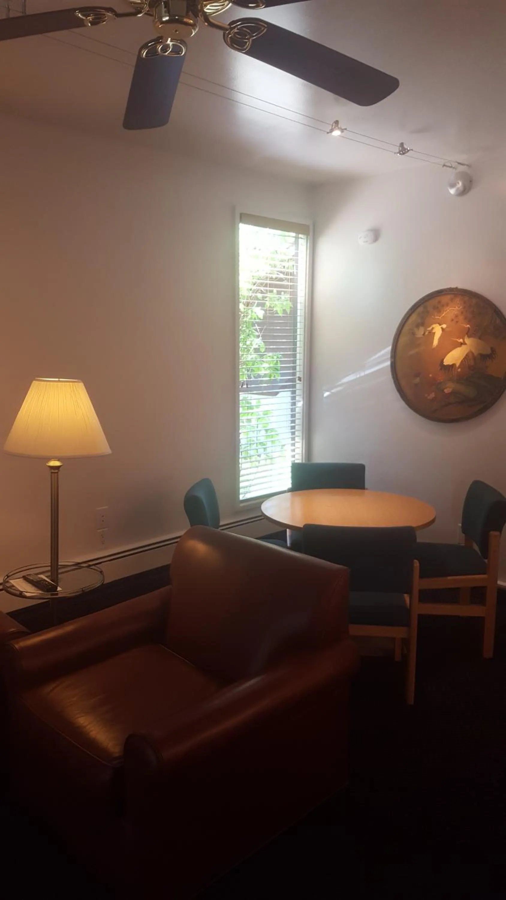 Living room in St Moritz Lodge and Condominiums