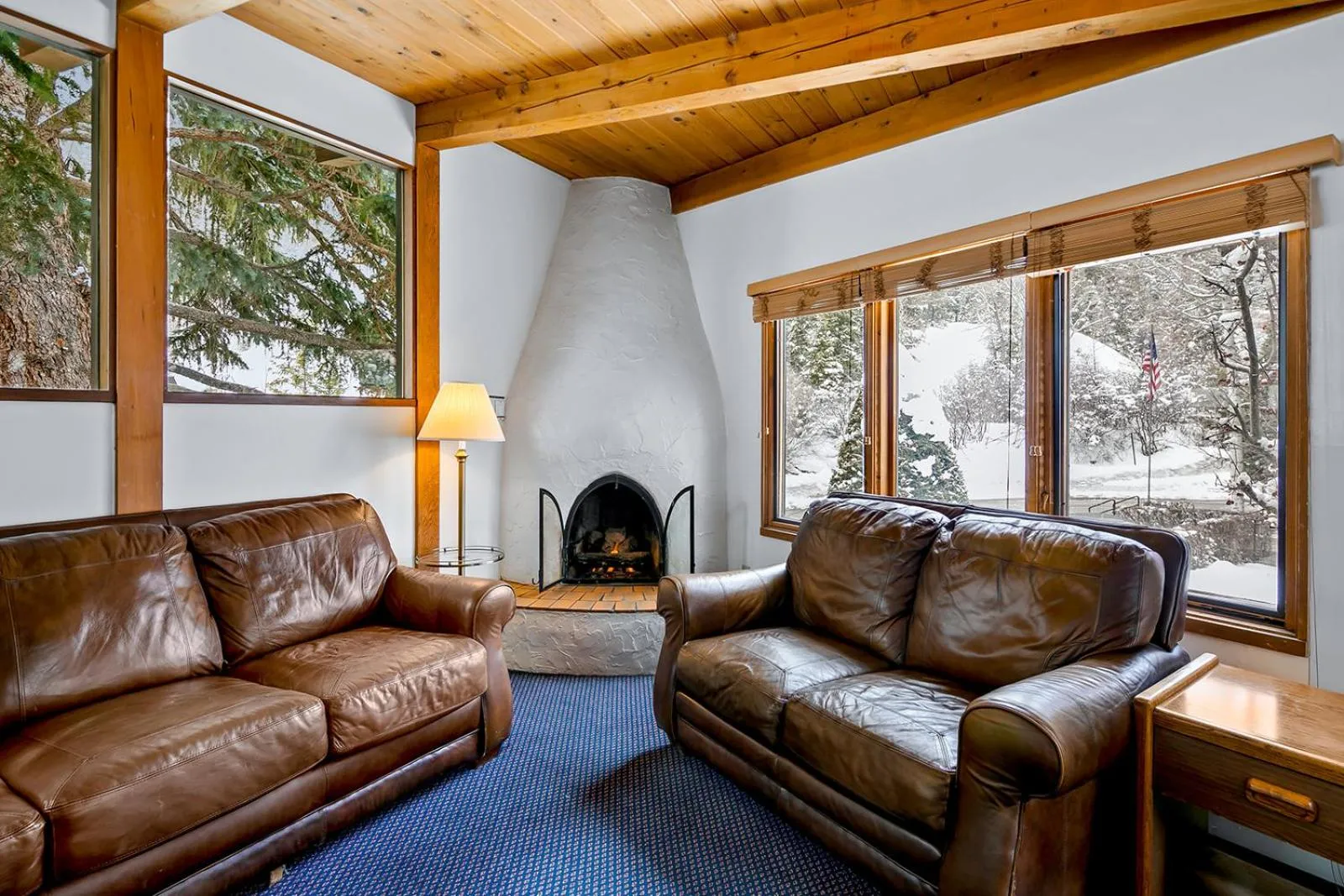 Living room in St Moritz Lodge and Condominiums