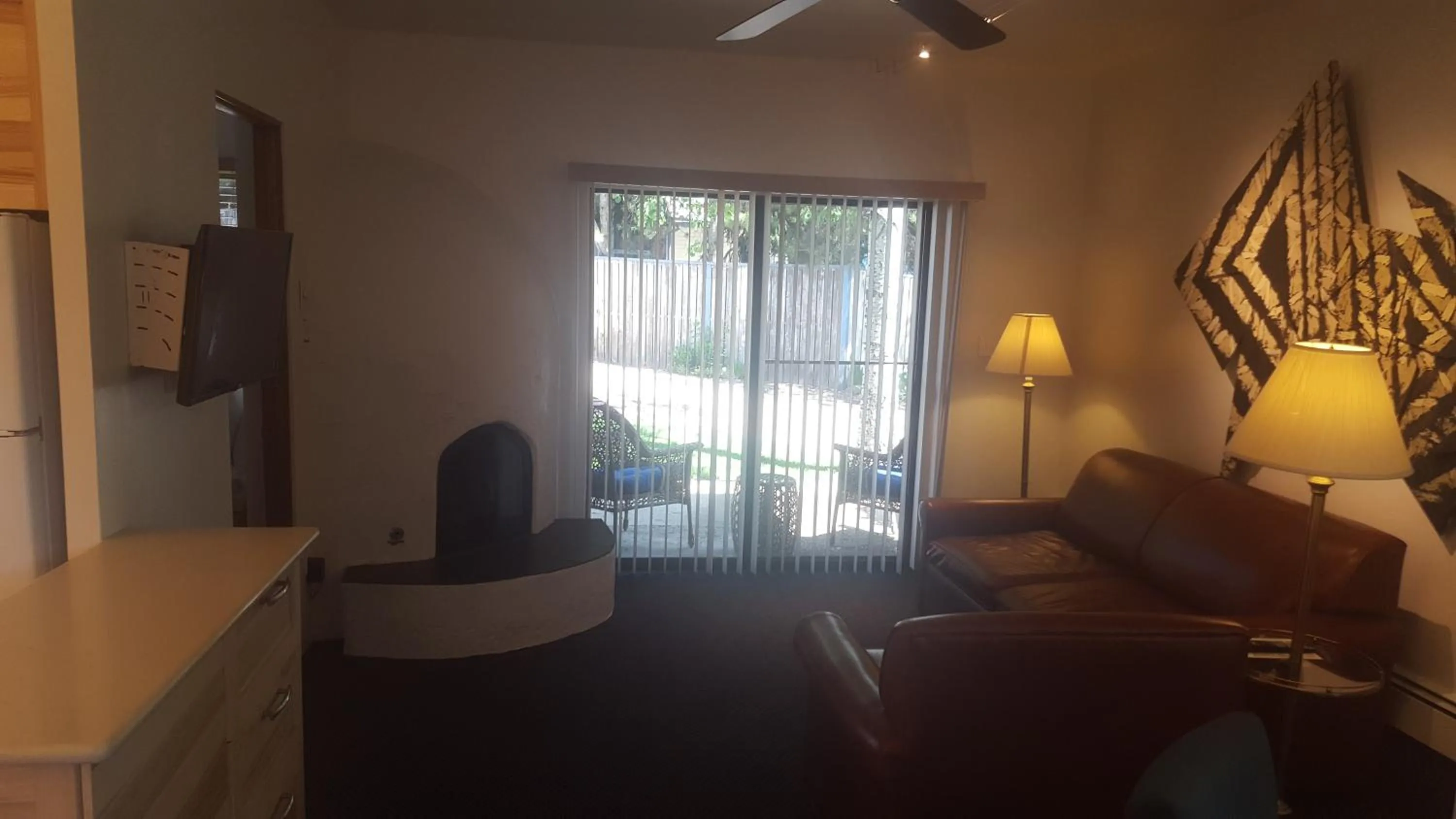 Living room in St Moritz Lodge and Condominiums