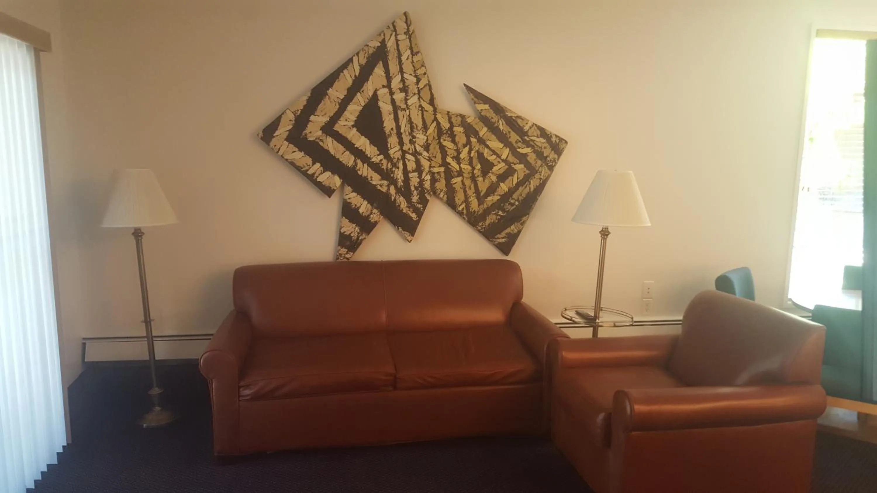 Living room in St Moritz Lodge and Condominiums