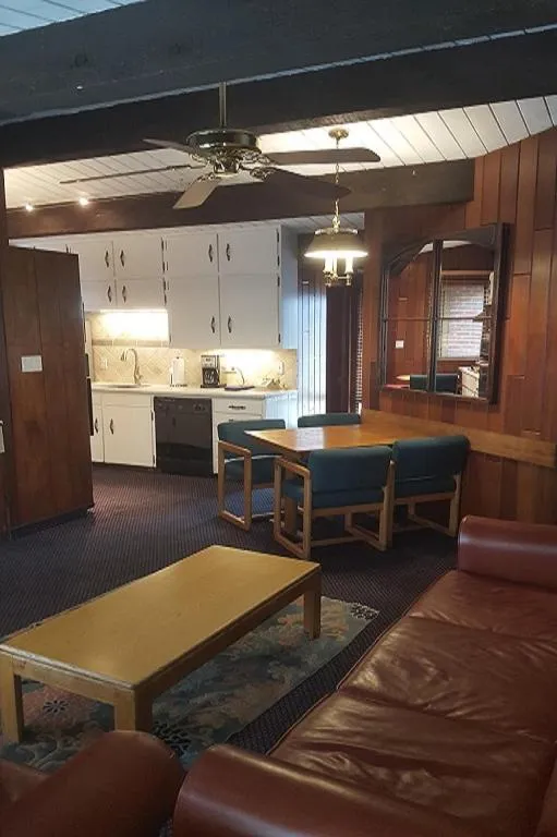 Kitchen or kitchenette in St Moritz Lodge and Condominiums