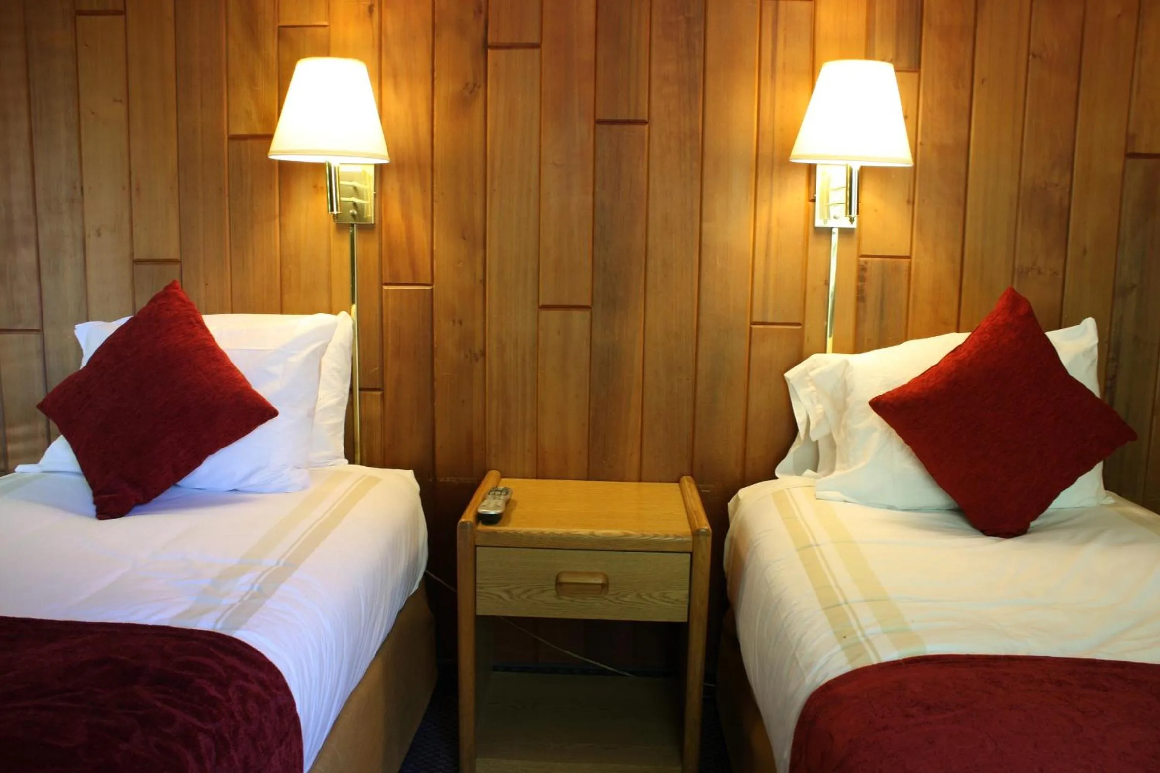 Bedroom, Bed in St Moritz Lodge and Condominiums